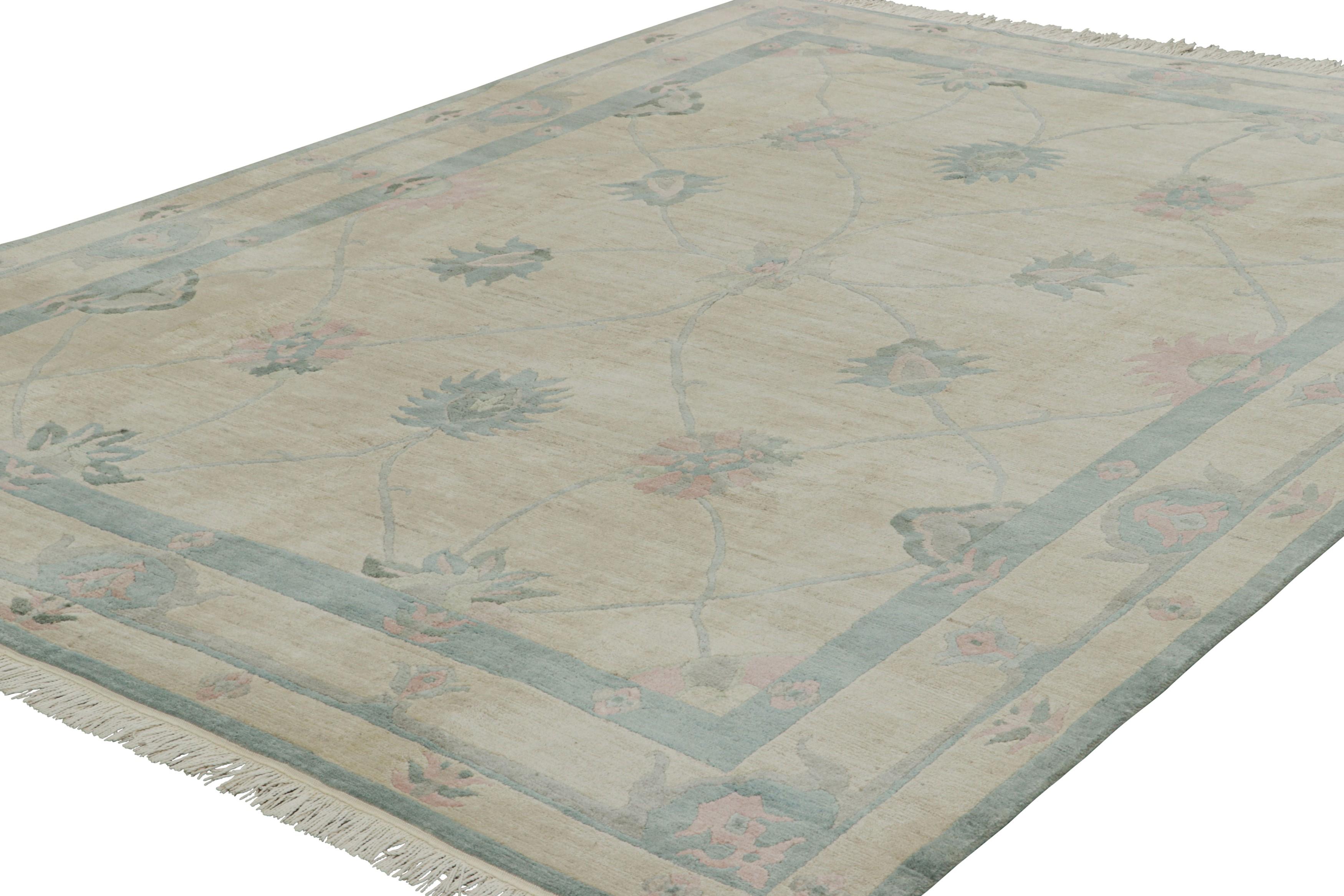 Indien Rug & Kilim's Oushak Style Rug in Cream with Slate Blue Floral Patterns (tapis de style Oushak en crème avec motifs floraux en bleu ardoise) en vente