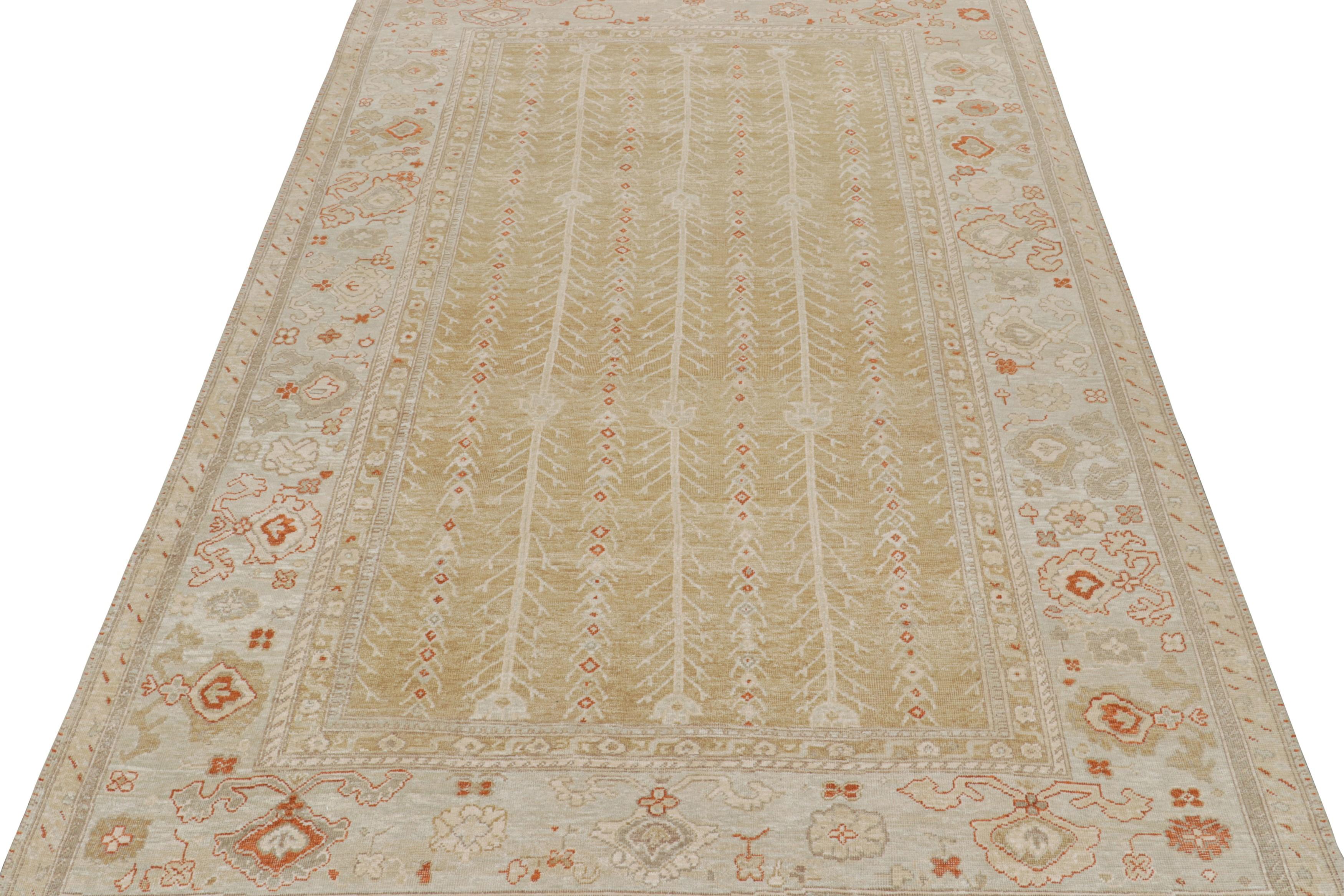 Annodato a mano Rug & Kilim - Tappeto in stile Oushak in oro e grigio con motivi floreali in vendita