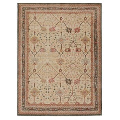 Rug & Kilim's Oushak Style Rug In Gold with Polychromatic Geometric Patterns (tapis de style Oushak en or avec des motifs géométriques polychromes)