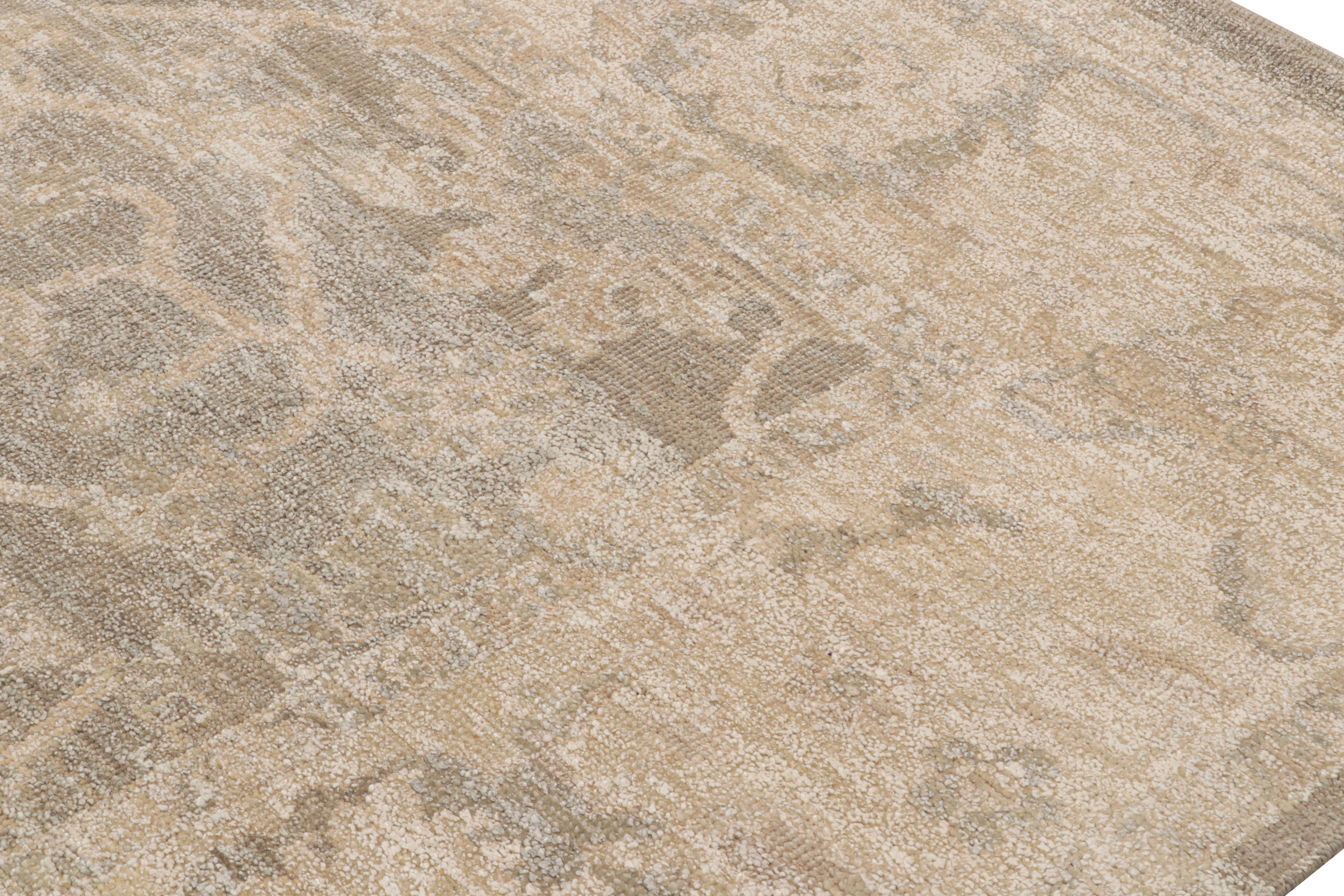 Rug & Kilim's Oushak Style Teppich in grau und braun-beige mit Blumenmustern (Handgeknüpft) im Angebot