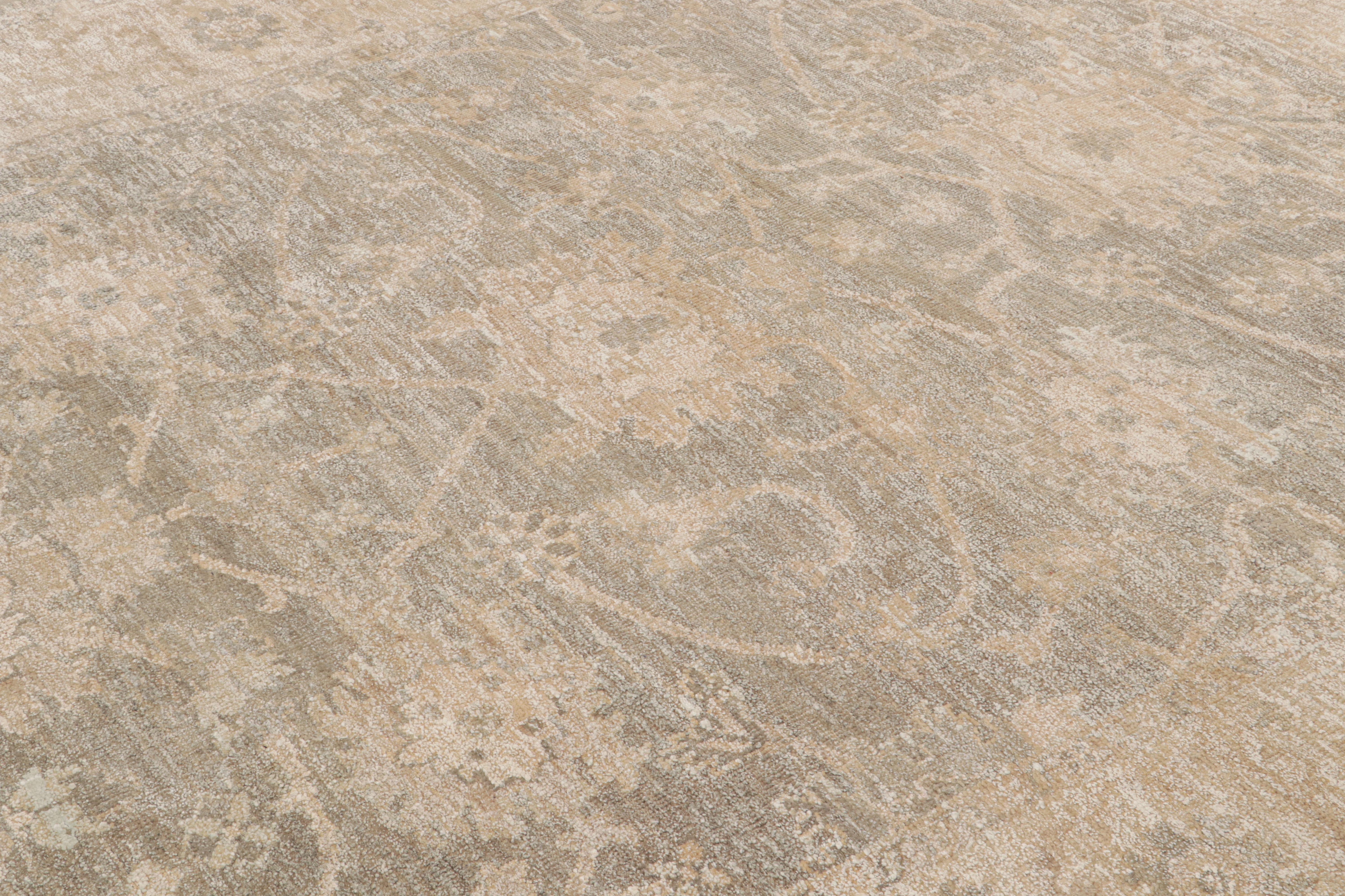 Rug & Kilim's Oushak Style Teppich in Grau und Beige-Braun mit Blumenmustern im Zustand „Neu“ im Angebot in Long Island City, NY