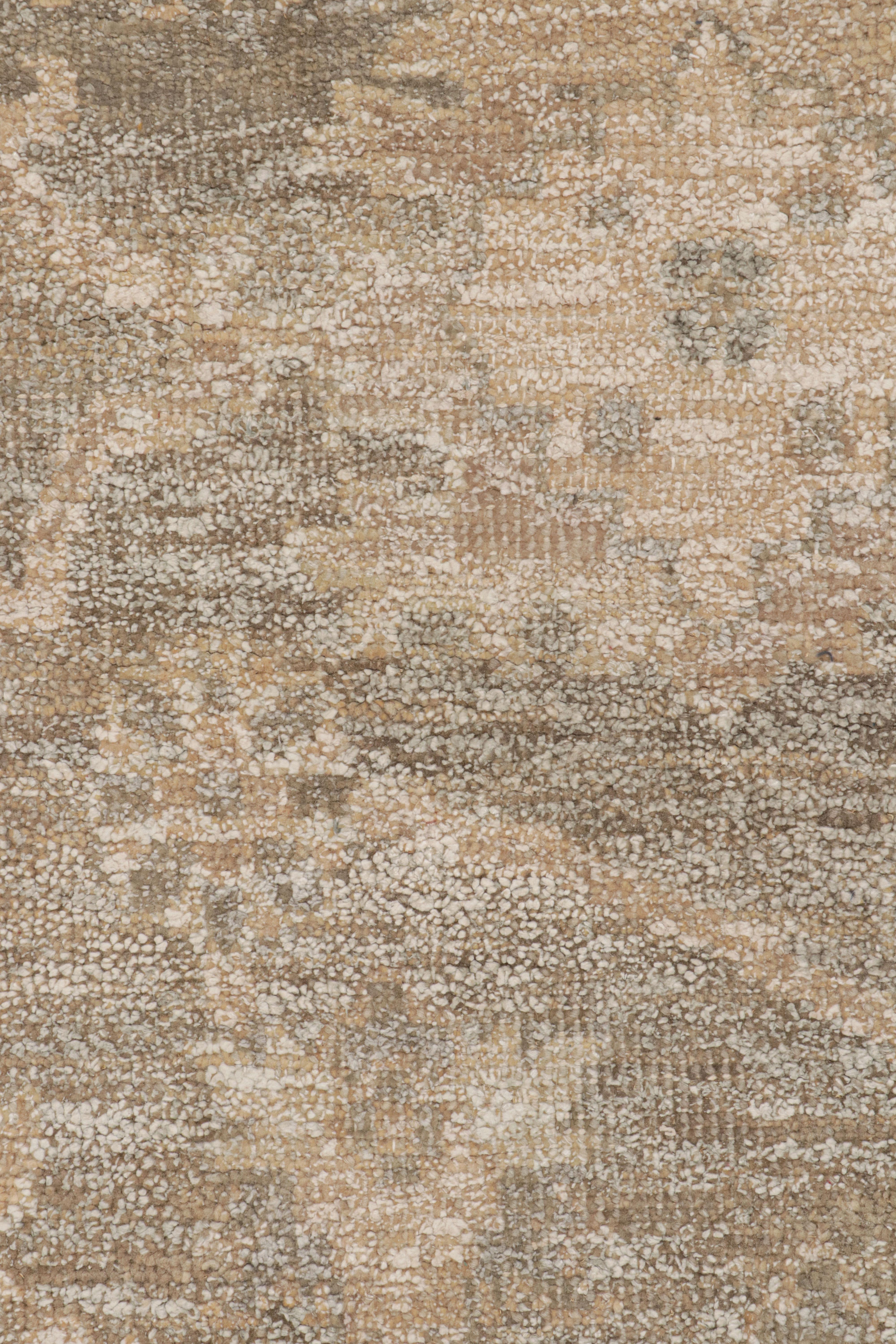 Rug & Kilim's Oushak Style Teppich in grau und braun-beige mit Blumenmustern (21. Jahrhundert und zeitgenössisch) im Angebot