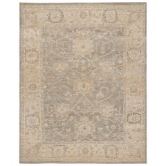 Rug & Kilim's Oushak Style Rug in Gray and Beige-Brown Floral Patterns (tapis de style Oushak aux motifs floraux gris et beige-brun)