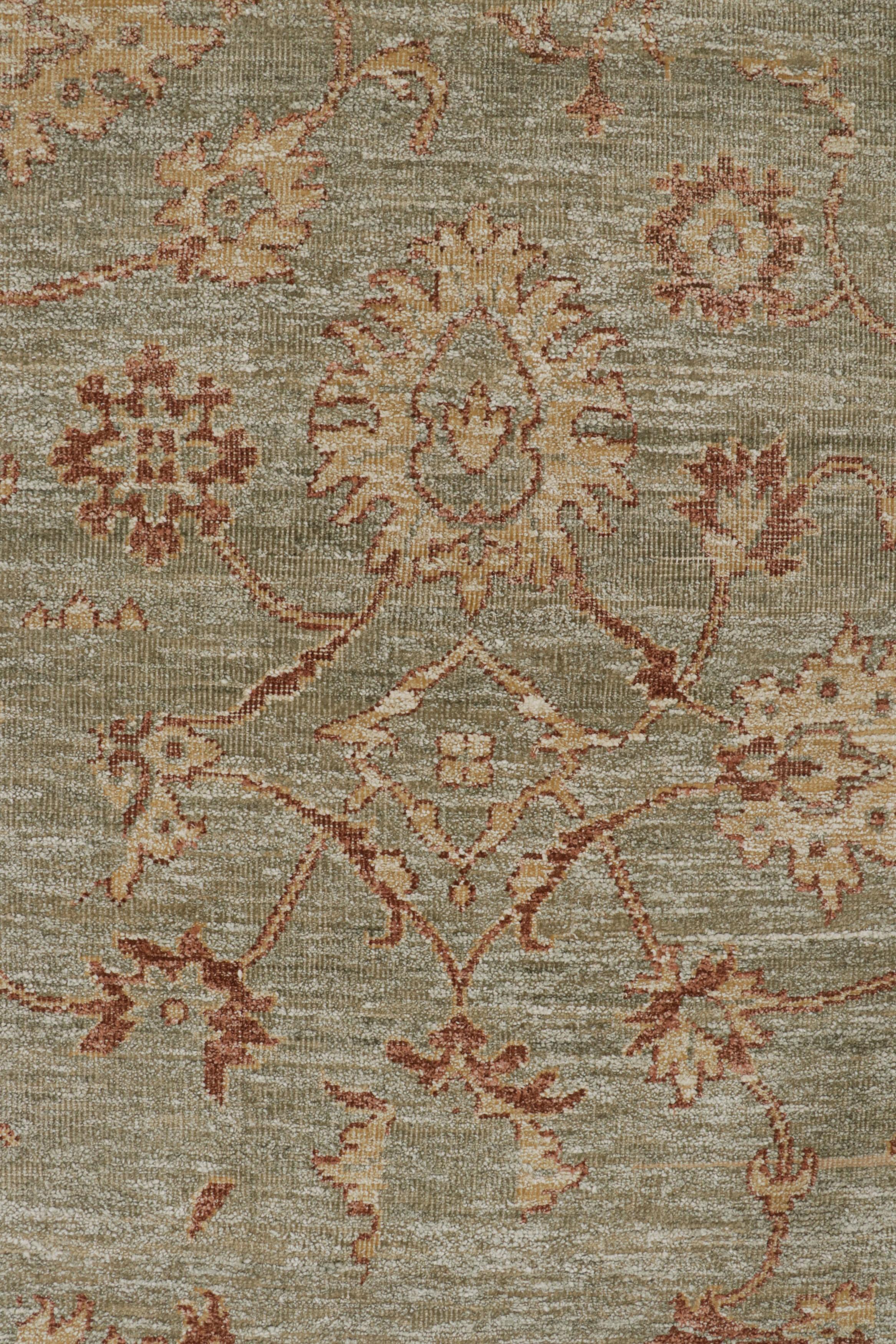 XXIe siècle et contemporain Rug & Kilim's Oushak Style Rug in Green with Gold and Rust Floral Patterns (tapis de style Oushak en vert avec des motifs floraux or et rouille) en vente