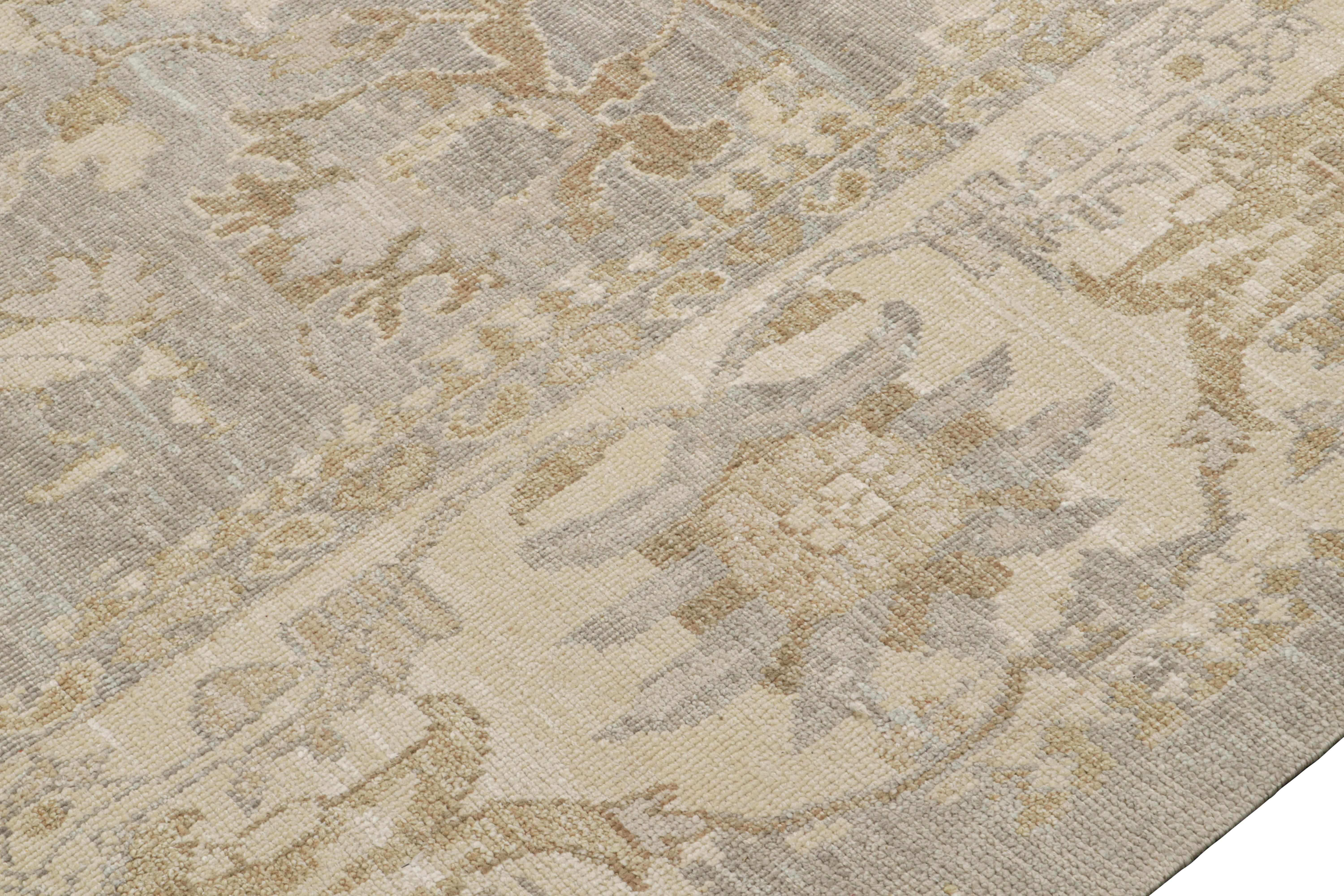 Rug & Kilim’s Oushak style rug in Grey & Beige-Brown Floral Patterns In New Condition For Sale In Long Island City, NY