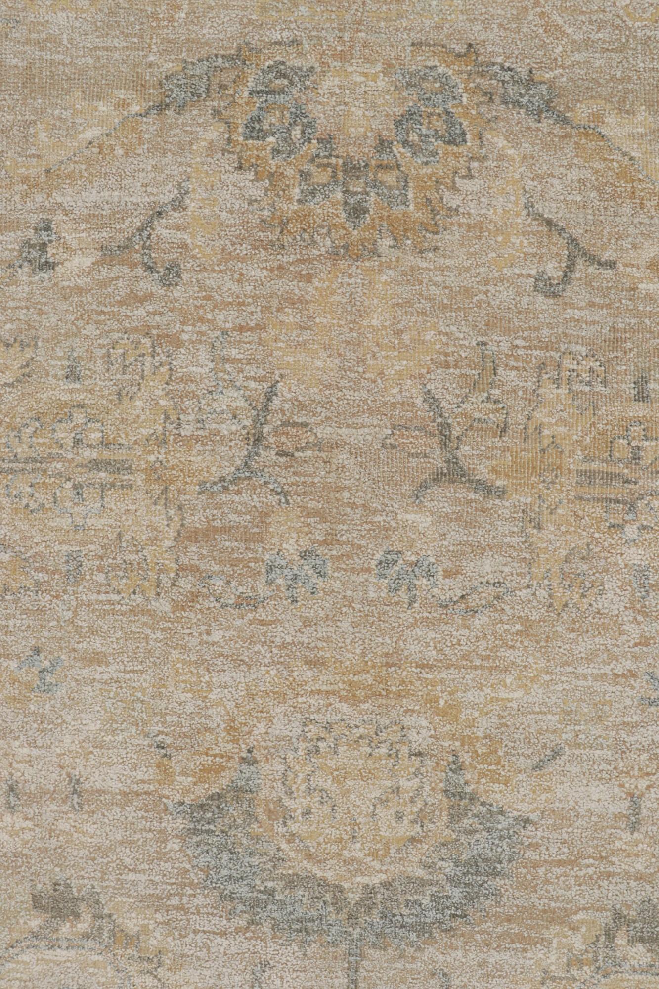 Rug & Kilim's Oushak Style Teppich in Grau, Beige und Gold mit Blumenmustern (21. Jahrhundert und zeitgenössisch) im Angebot