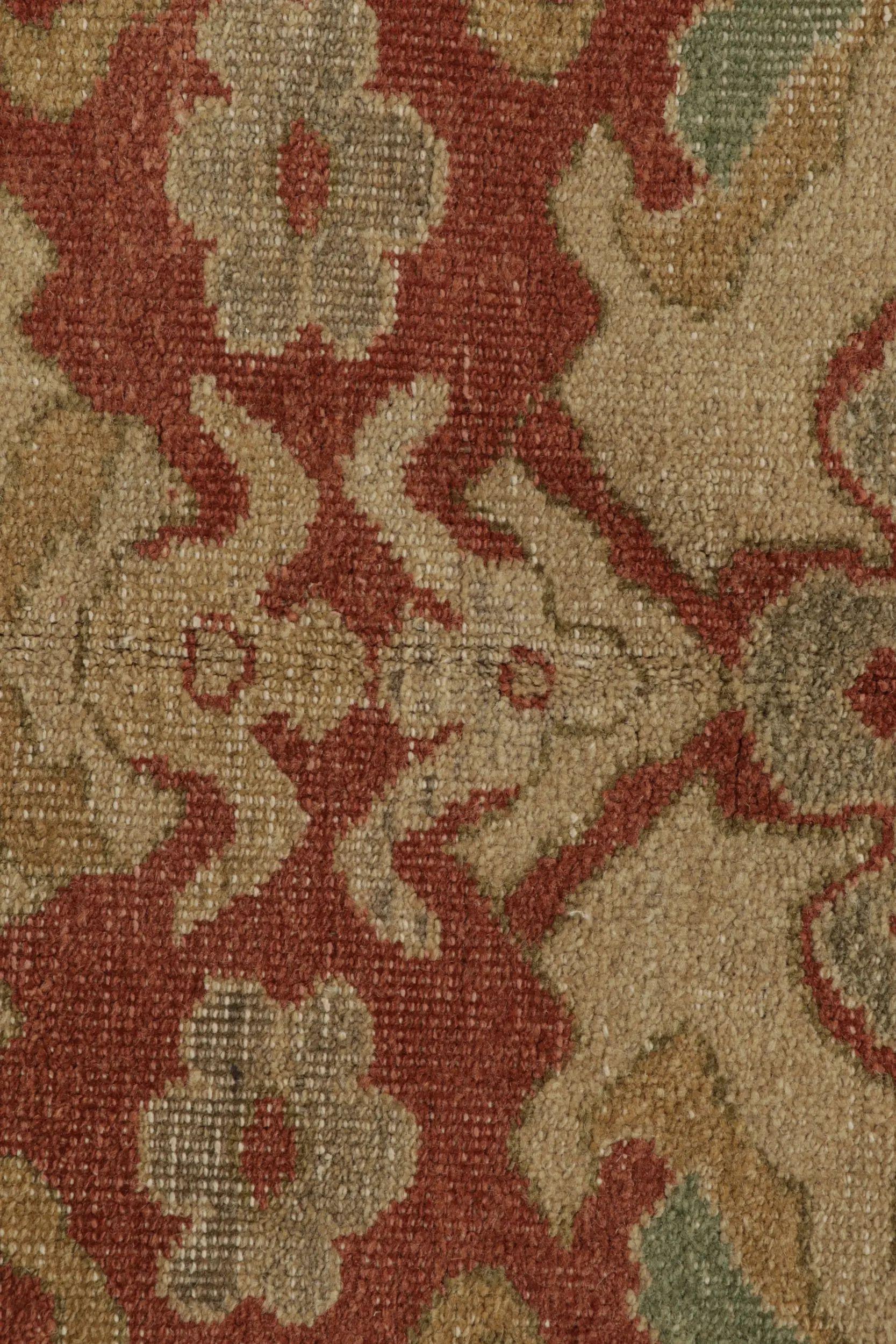 Tapis de style Oushak de Rug & Kilim au motif floral rouge, beige et gris-bleu en vente 1