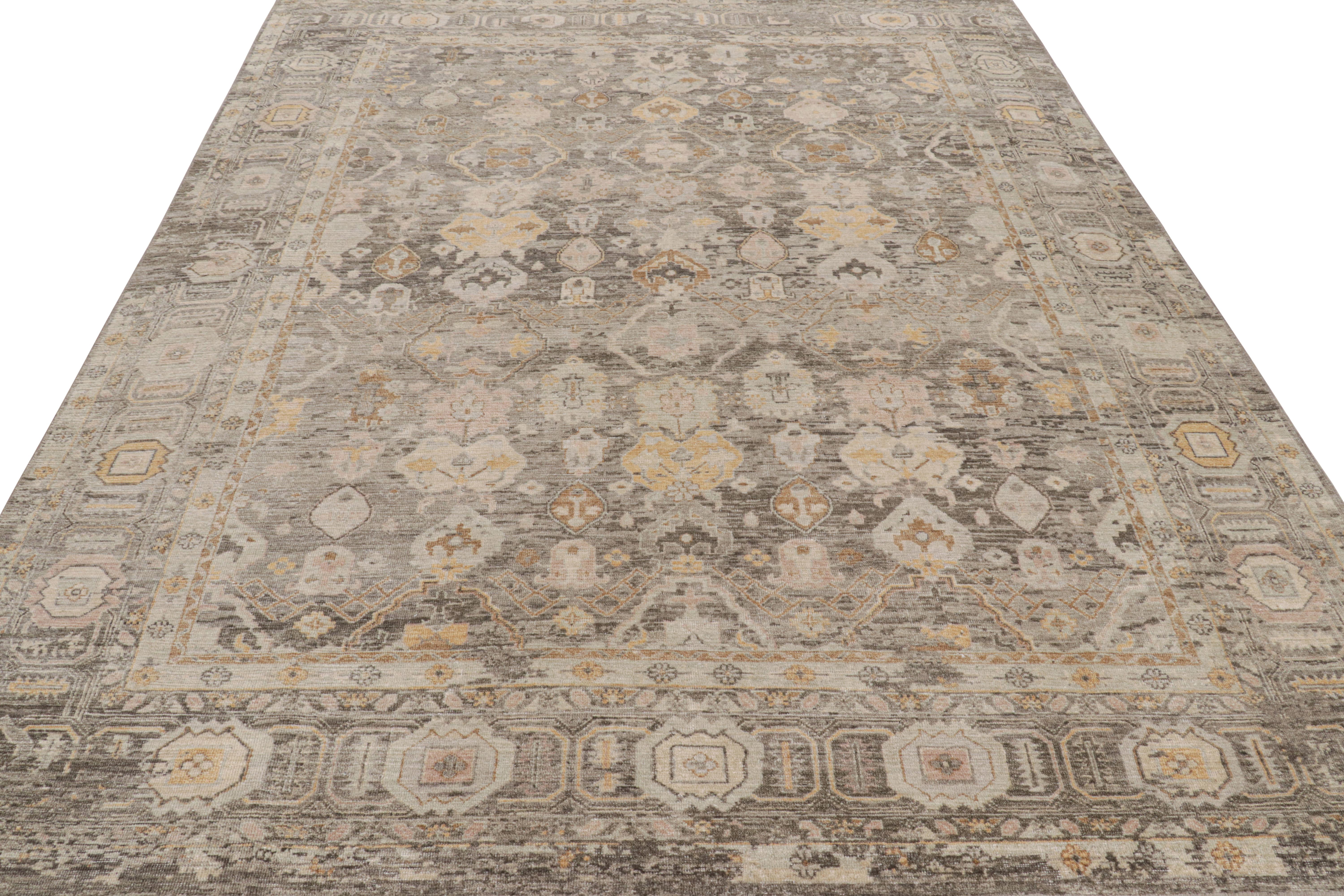Annodato a mano Rug & Kilim’s Oushak Style Rug in Silver-Gray with Geometric-Floral Patterns in vendita