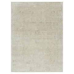 Alfombra de estilo Oushak de Rug & Kilim en blanco, beige y gris, con motivos florales