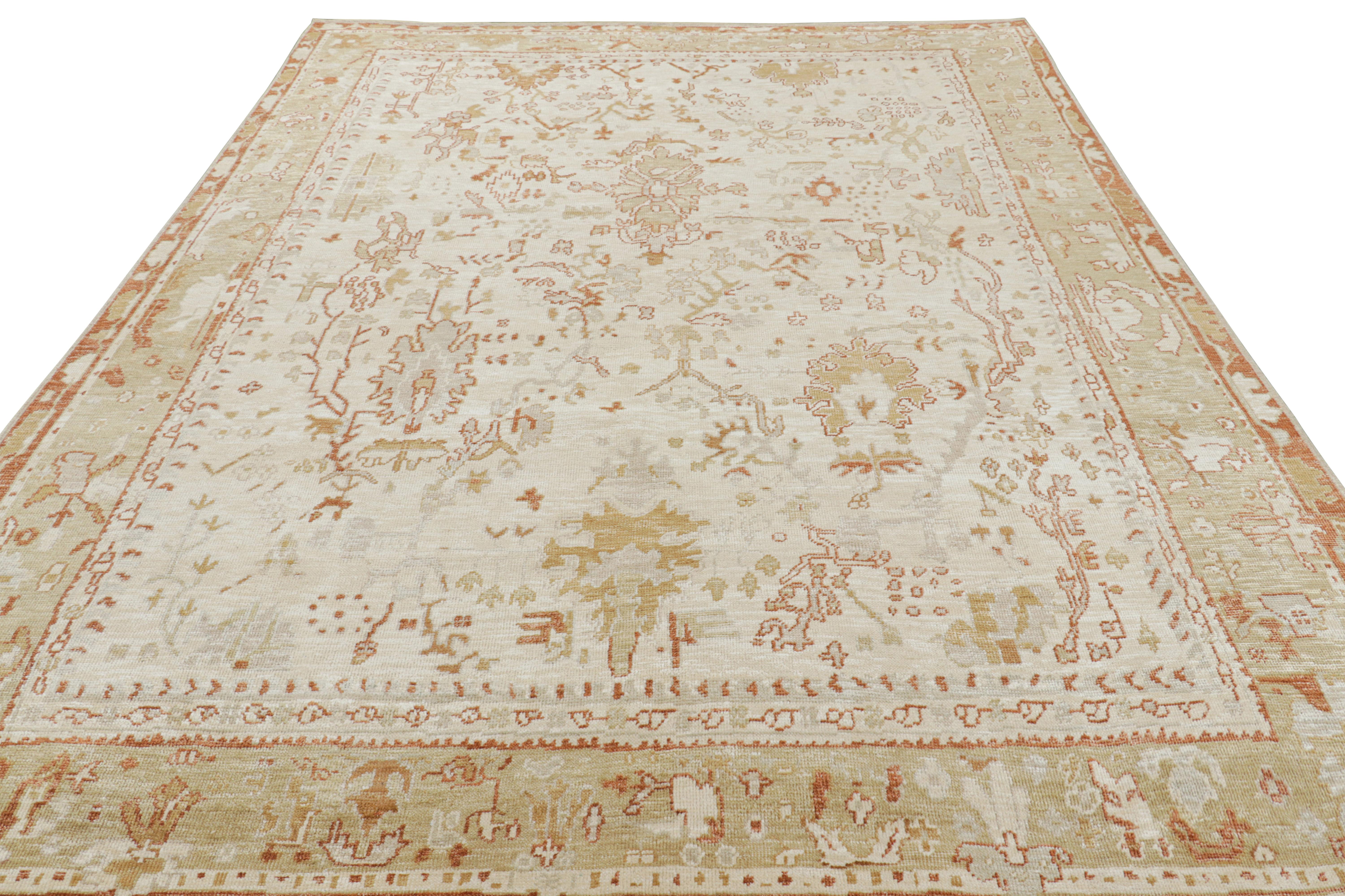 Rug & Kilim's Oushak Style Teppich in Weiß mit goldenen Blumenmustern im Zustand „Neu“ im Angebot in Long Island City, NY