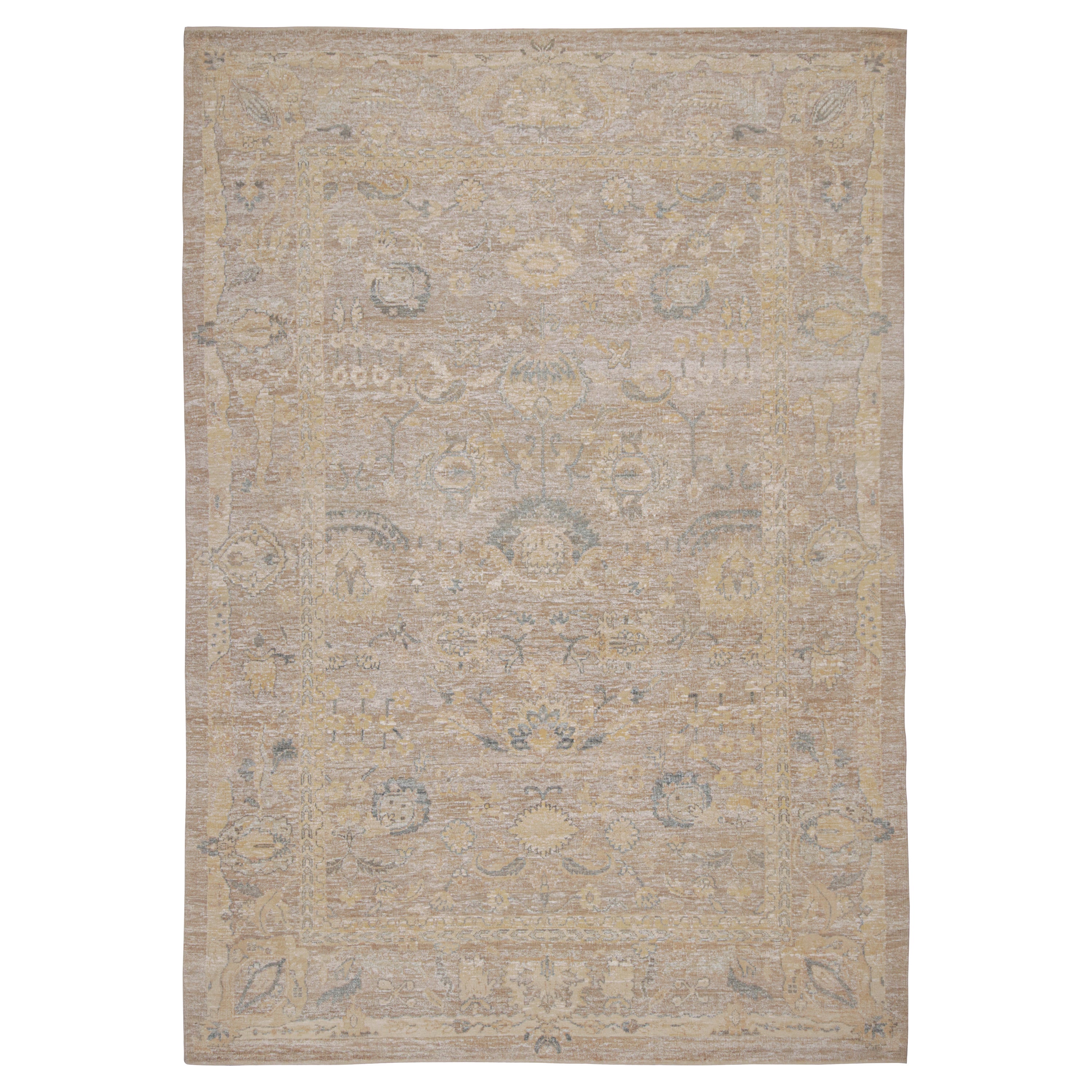 Rug & Kilim's Oushak Style Rug with Beige-Brown, Blue and Gold Floral Patterns (tapis de style Oushak avec motifs floraux beige-brun, bleu et or) en vente