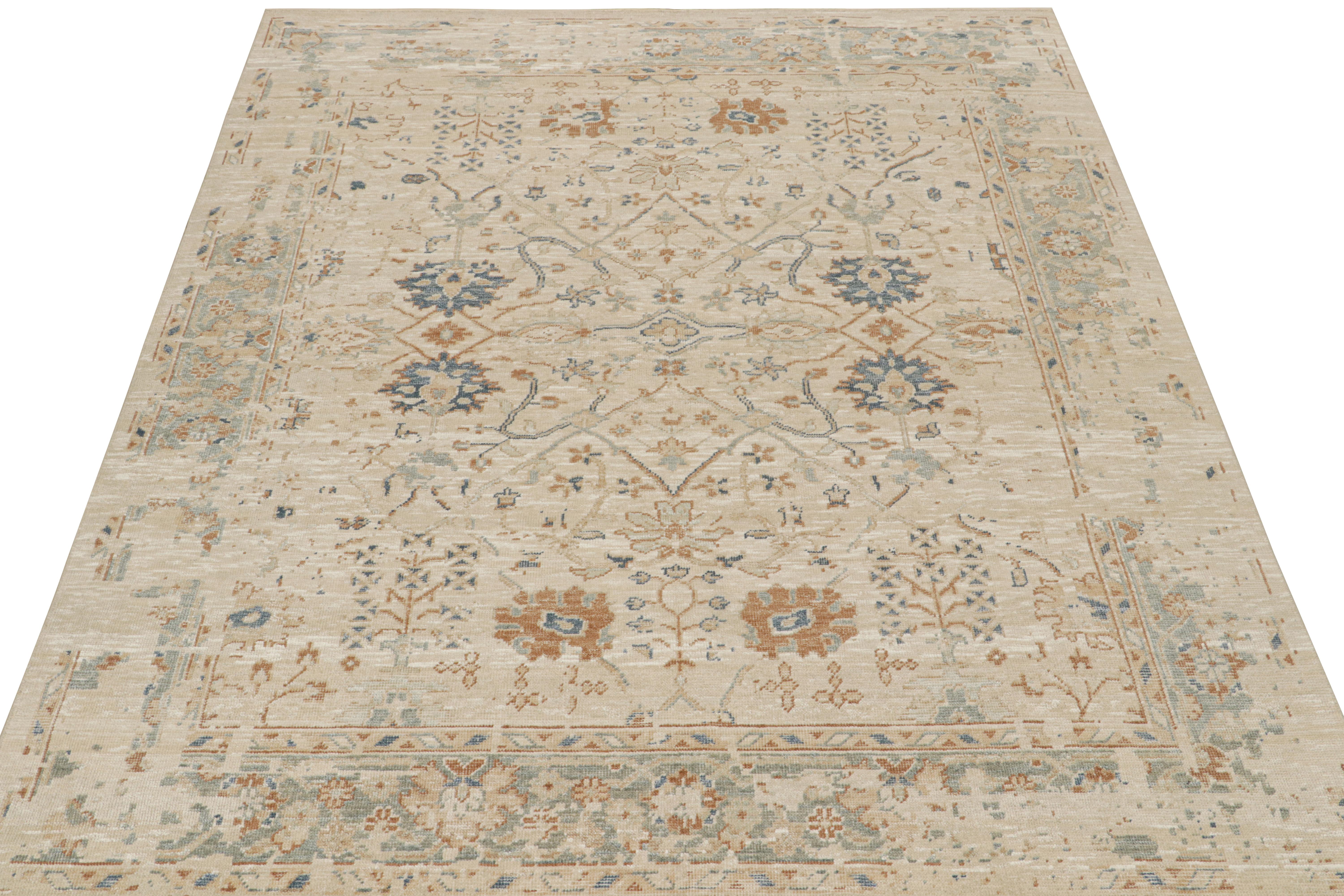 Rug & Kilim's Oushak Style Teppich mit Blumenmustern in Beige, Rost und Marineblau (Indisch) im Angebot