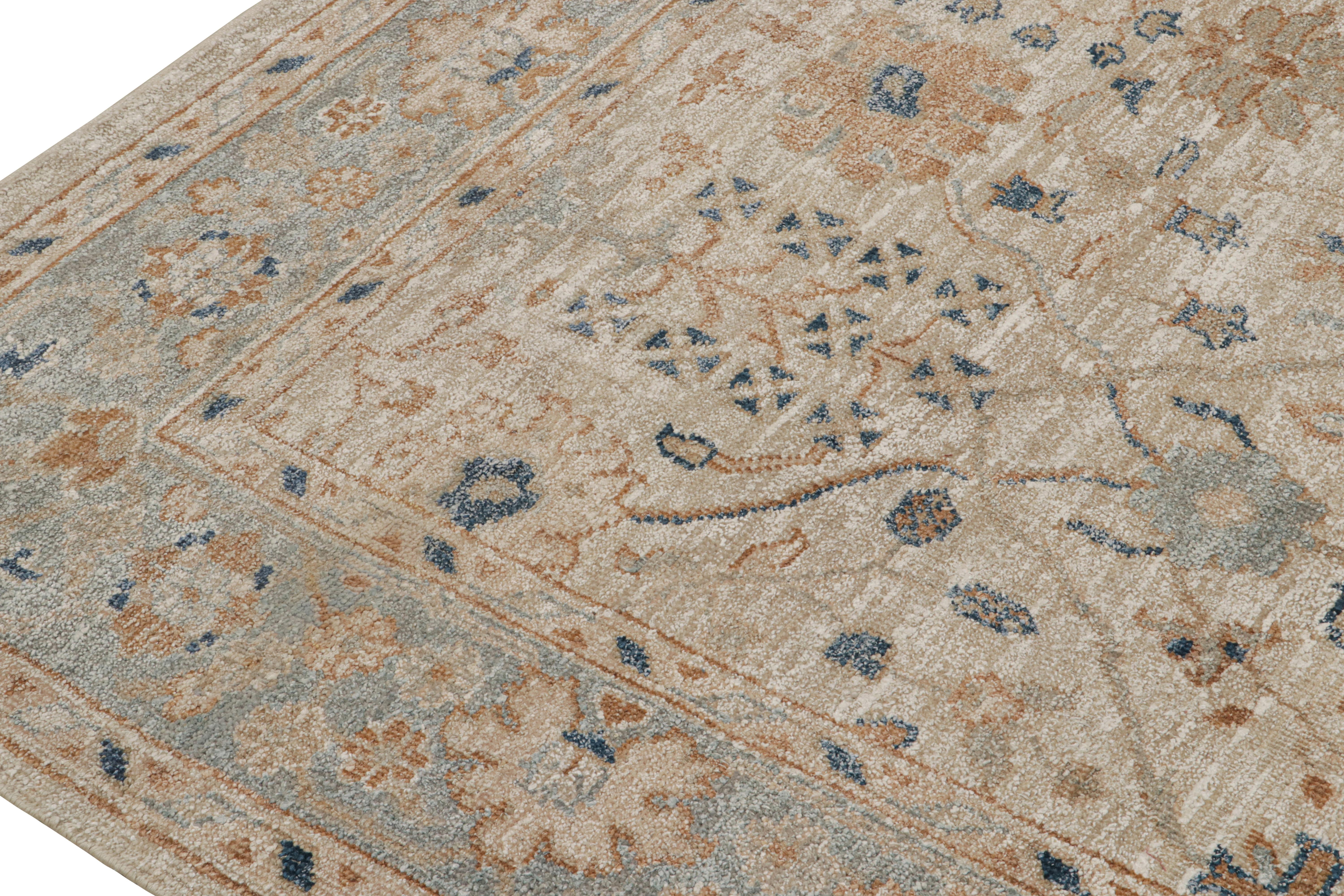 Rug & Kilim's Oushak Style Teppich mit Blumenmustern in Beige, Rost und Marineblau im Zustand „Neu“ im Angebot in Long Island City, NY