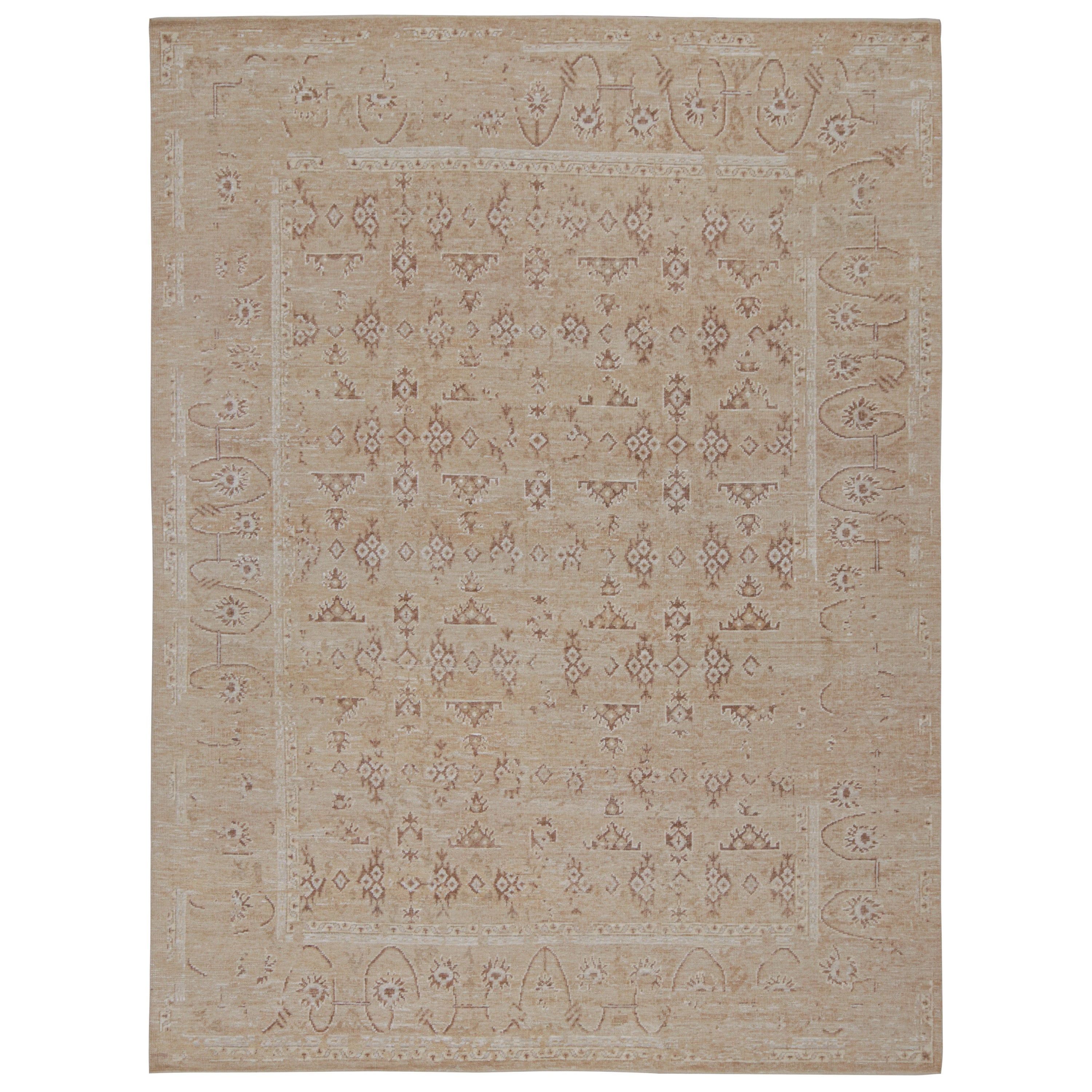 Tapis de style Oushak de Rug & Kilim avec motifs floraux dans les tons de brun en vente