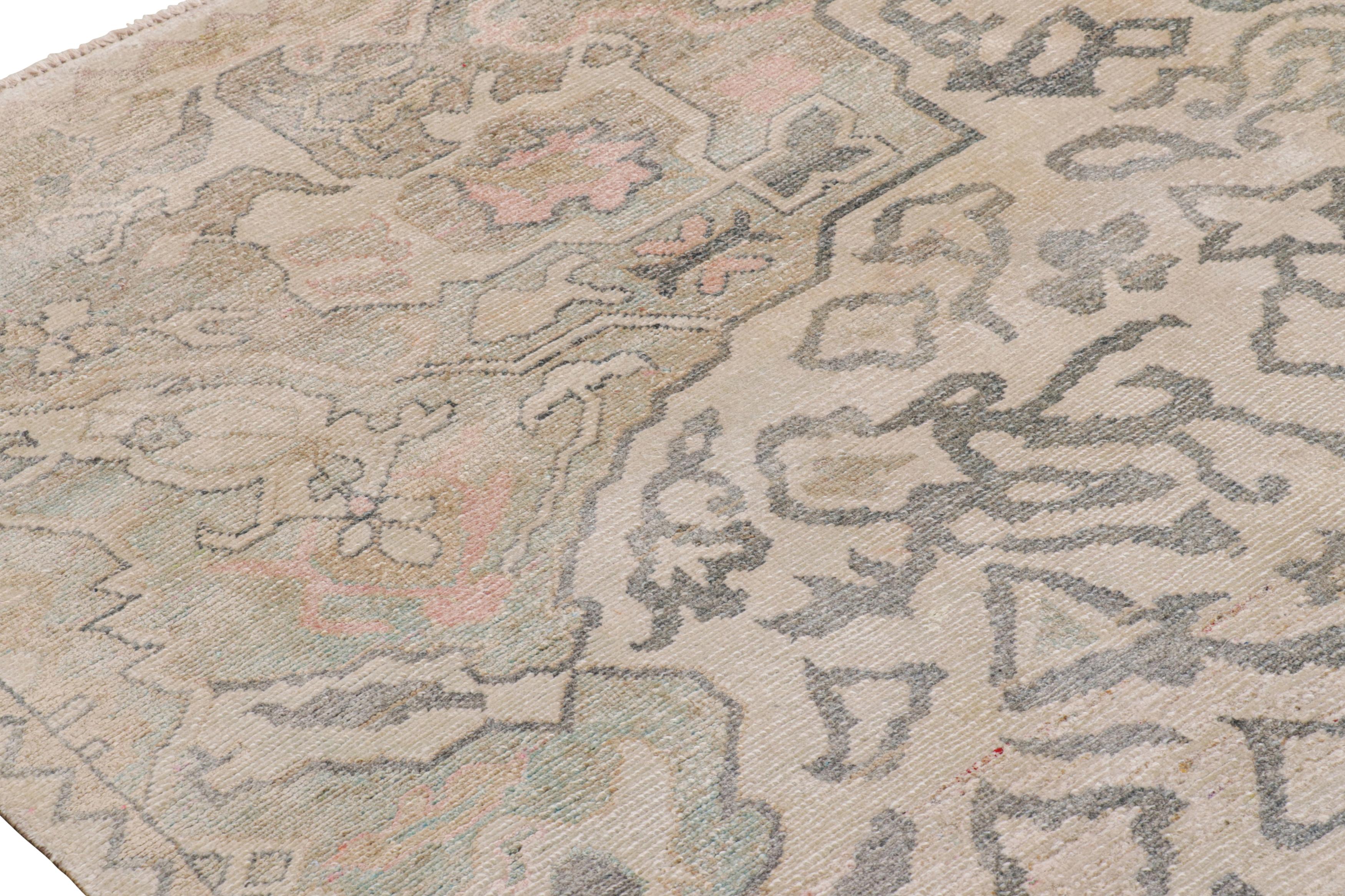 Rug & Kilim: Tappeto in stile Oushak con motivi policromatici In condizioni Nuovo in vendita a Long Island City, NY