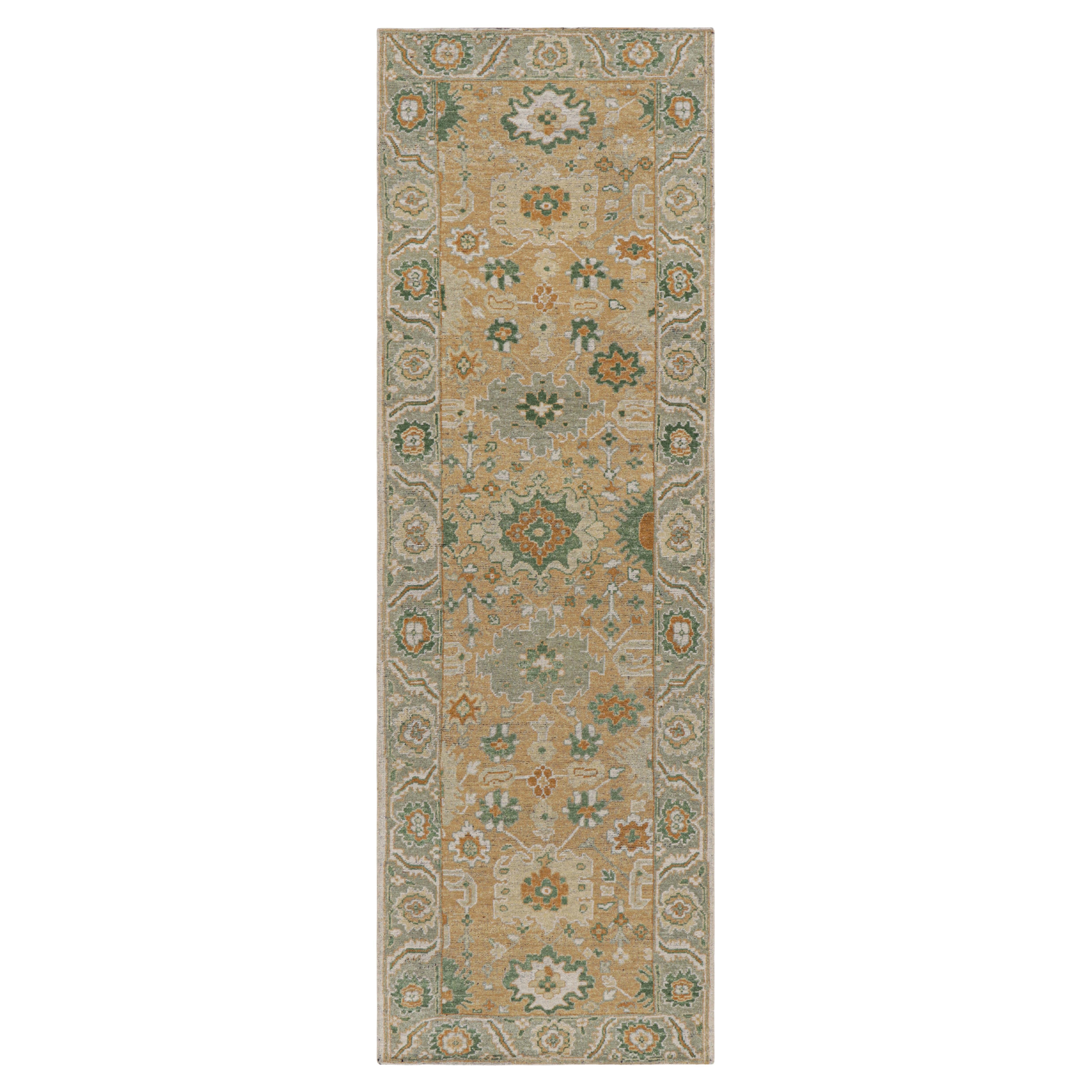Rug & Kilim - Tappeto Runner in stile Oushak con motivi floreali beige-marrone e verde