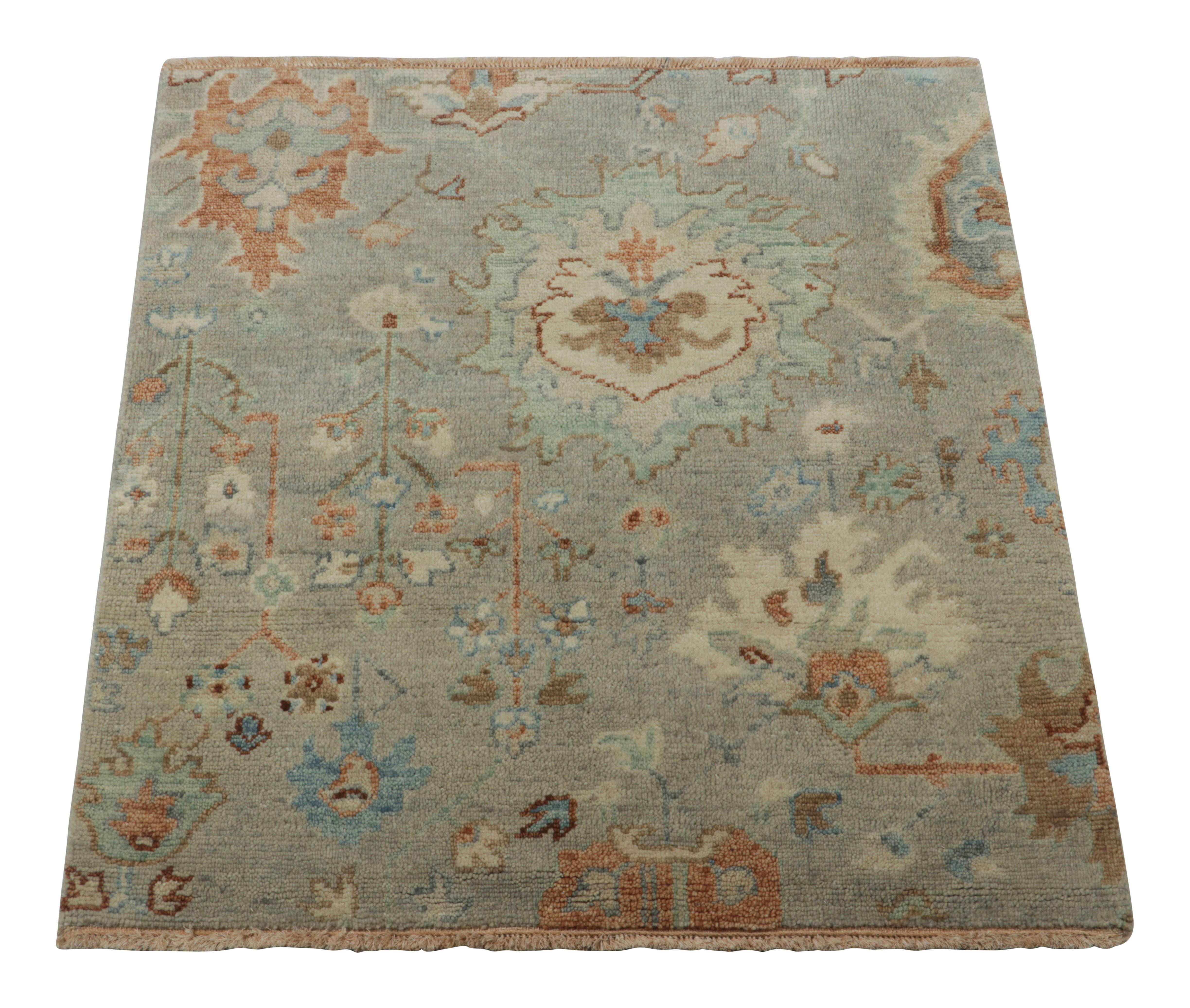 Fabriqué en laine nouée à la main et orné de motifs floraux, ce tapis contemporain 3x3 de la collection Modern Classics de Rug & Kilim représente une nouvelle ligne inspirée des tapis Oushak turcs anciens et vintage. 

Sur le Design/One :


Une idée
