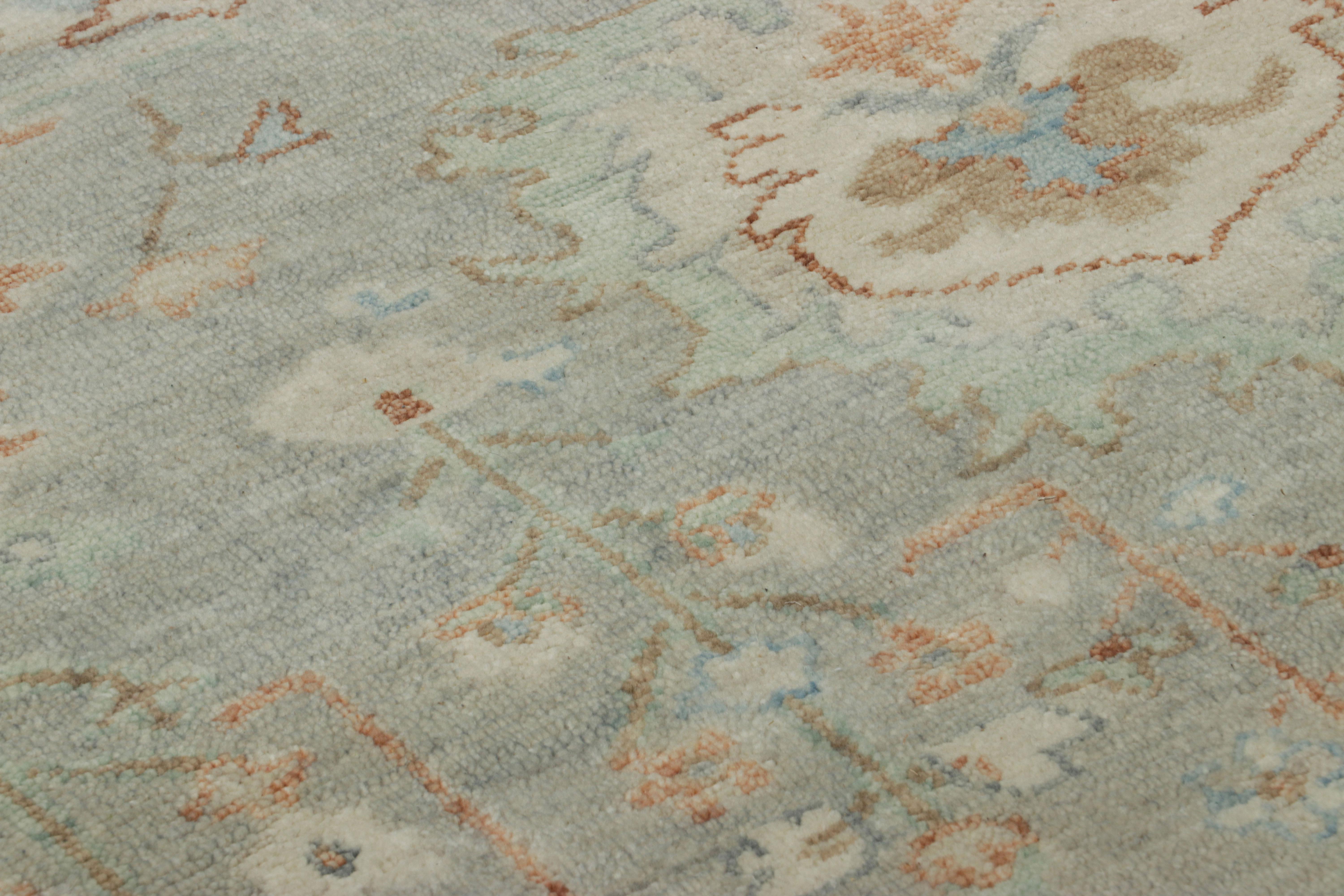 Laine Rug & Kilim's Oushak Style Square Rug in Blue and Beige with Florals (tapis carré bleu et beige avec des fleurs) en vente
