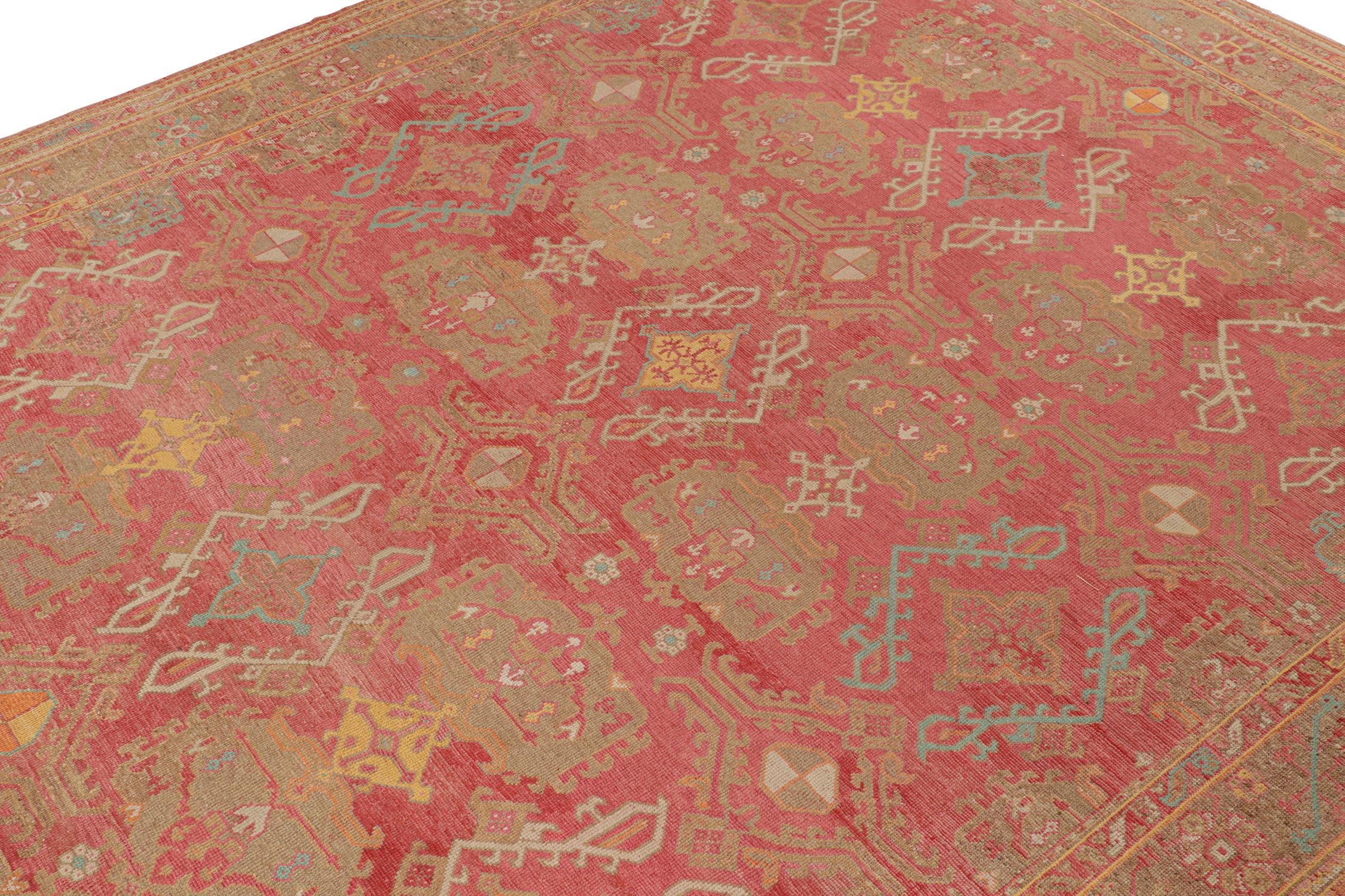 Antiker Oushak-Teppich in Rot und Brown mit geometrischen Mustern, von Rug & Kilim (Handgeknüpft) im Angebot