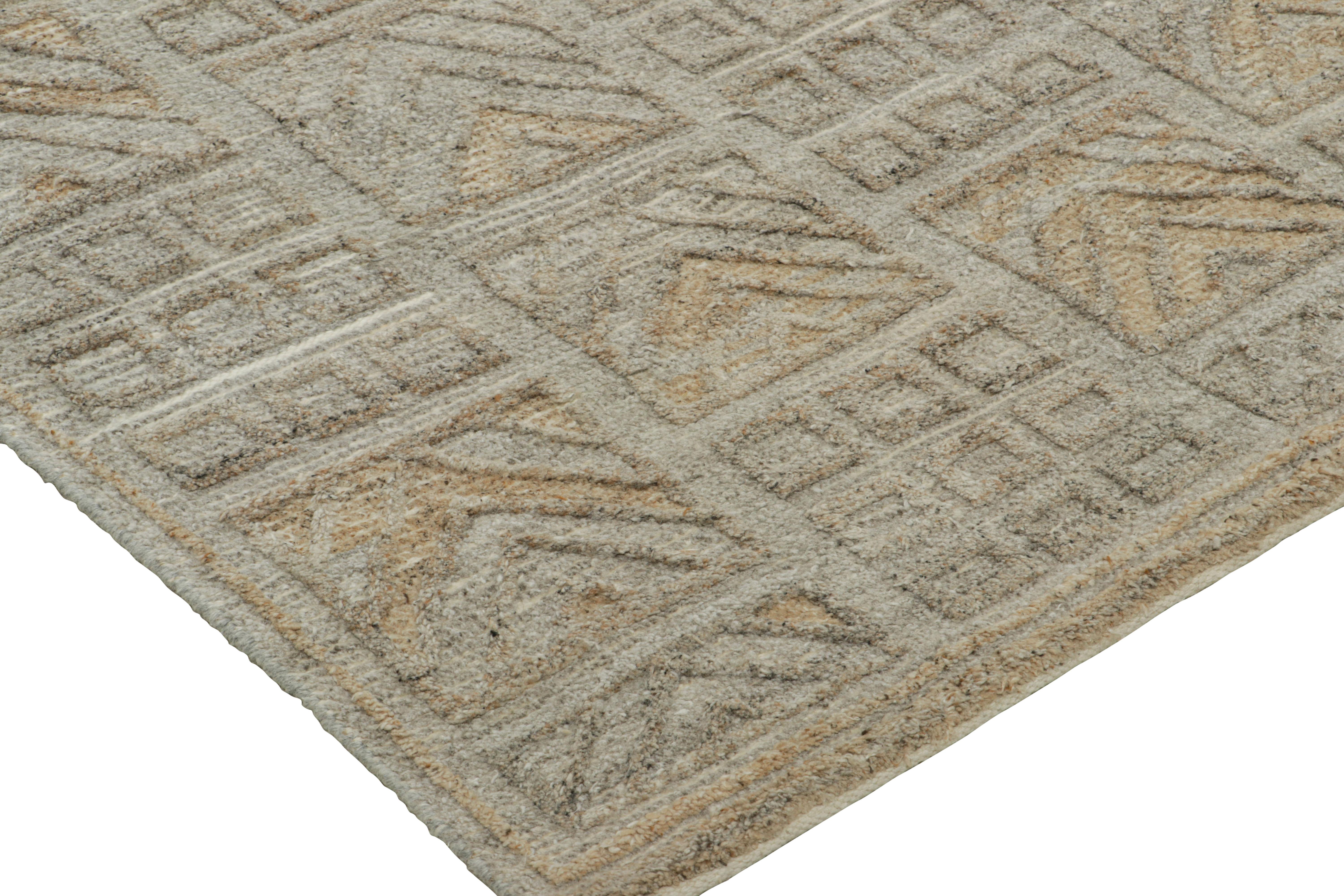 Skandinavischer Outdoor-Teppich von Rug & Kilim mit grauen und beigen geometrischen Mustern im Zustand „Neu“ im Angebot in Long Island City, NY