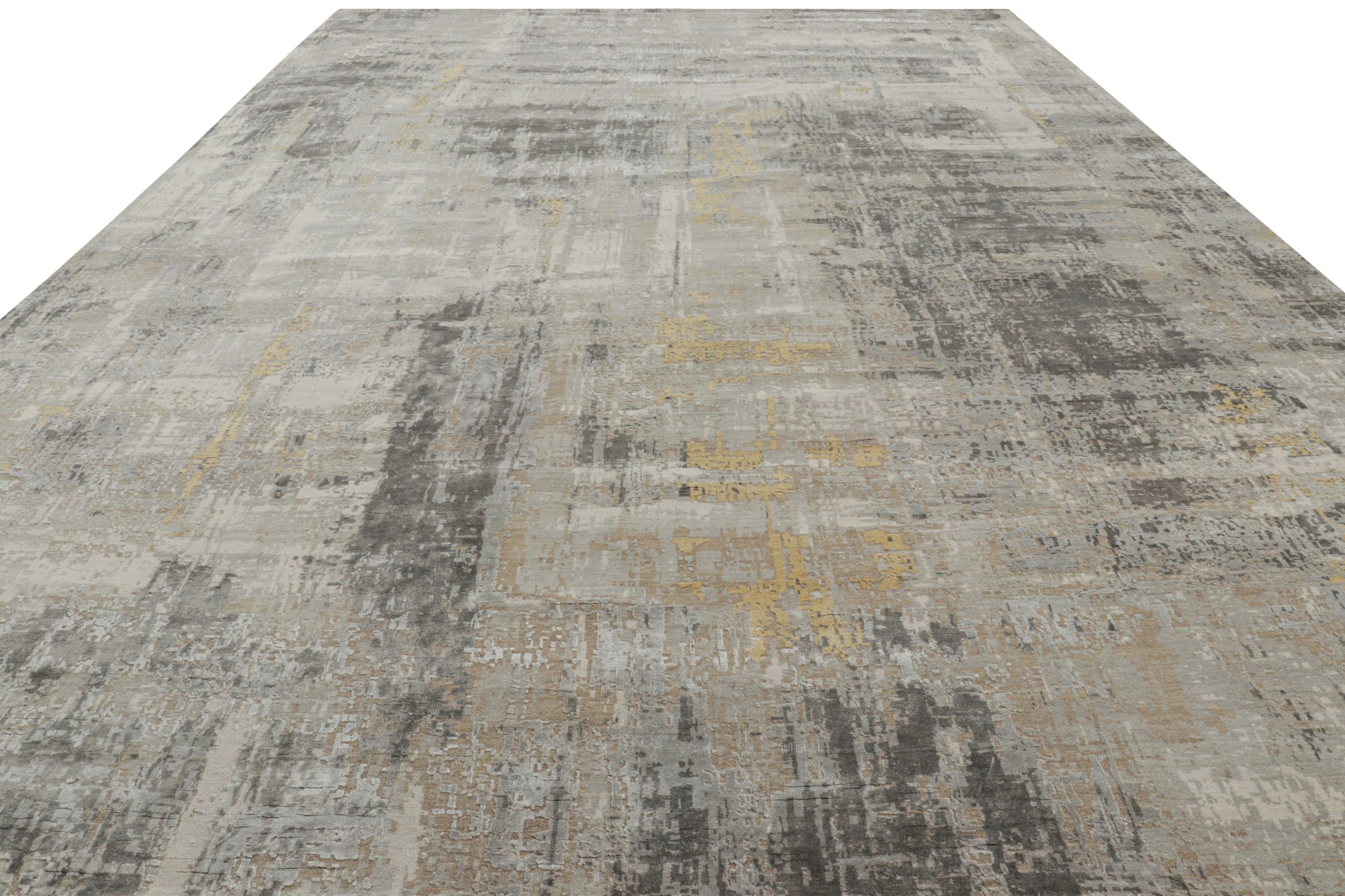 Indiano Rug & Kilim: Tappeto astratto oversize con motivi grigio-argento e beige-marrone in vendita