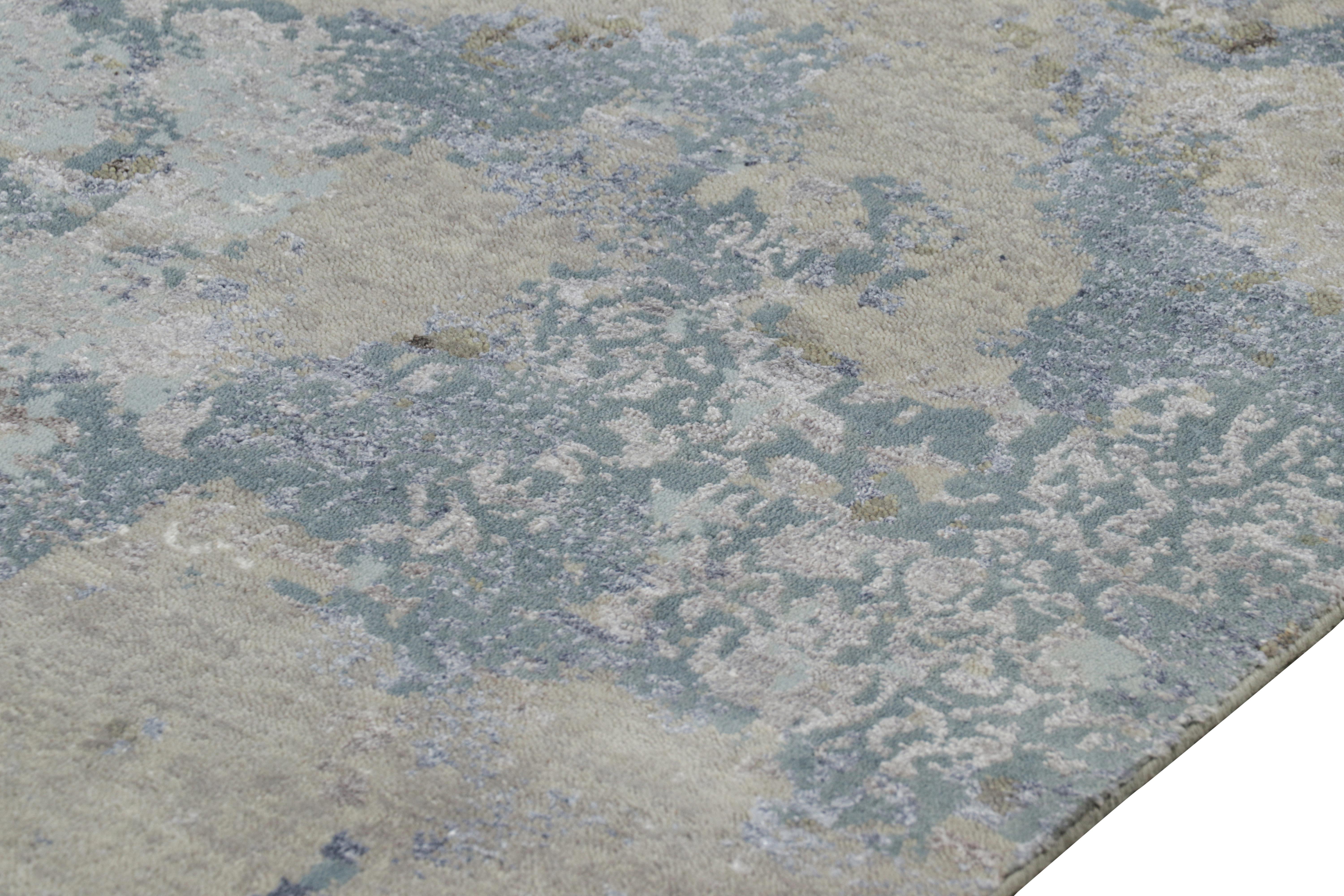 Rug & Kilim: Tappeto astratto oversize con motivi blu e grigio-argento In condizioni Nuovo in vendita a Long Island City, NY