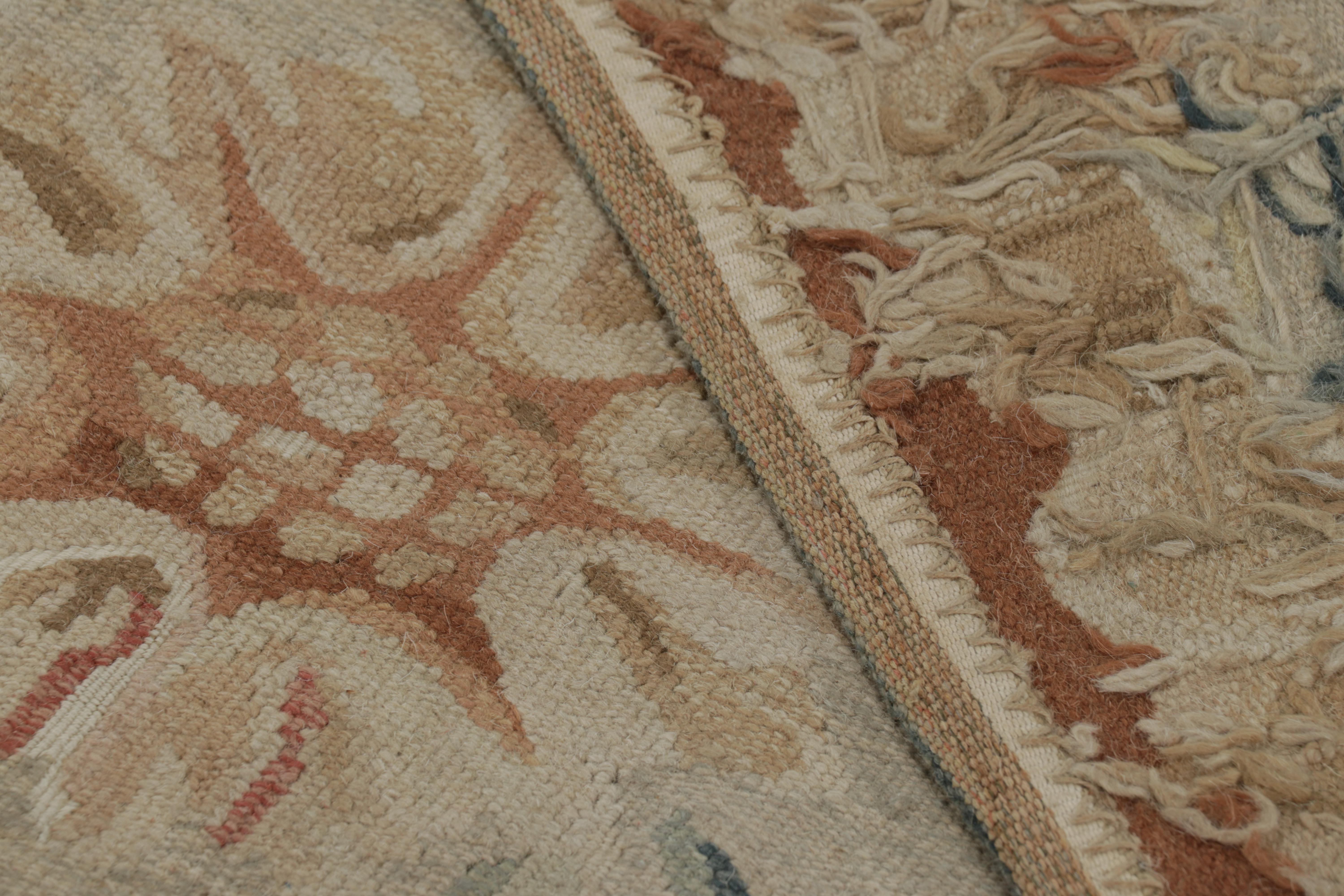 Rug & Kilim's Oversized Aubusson Style Rug in Beige-Cream with Floral Patterns (tapis surdimensionné de style Aubusson en beige-crème avec des motifs floraux) en vente 3