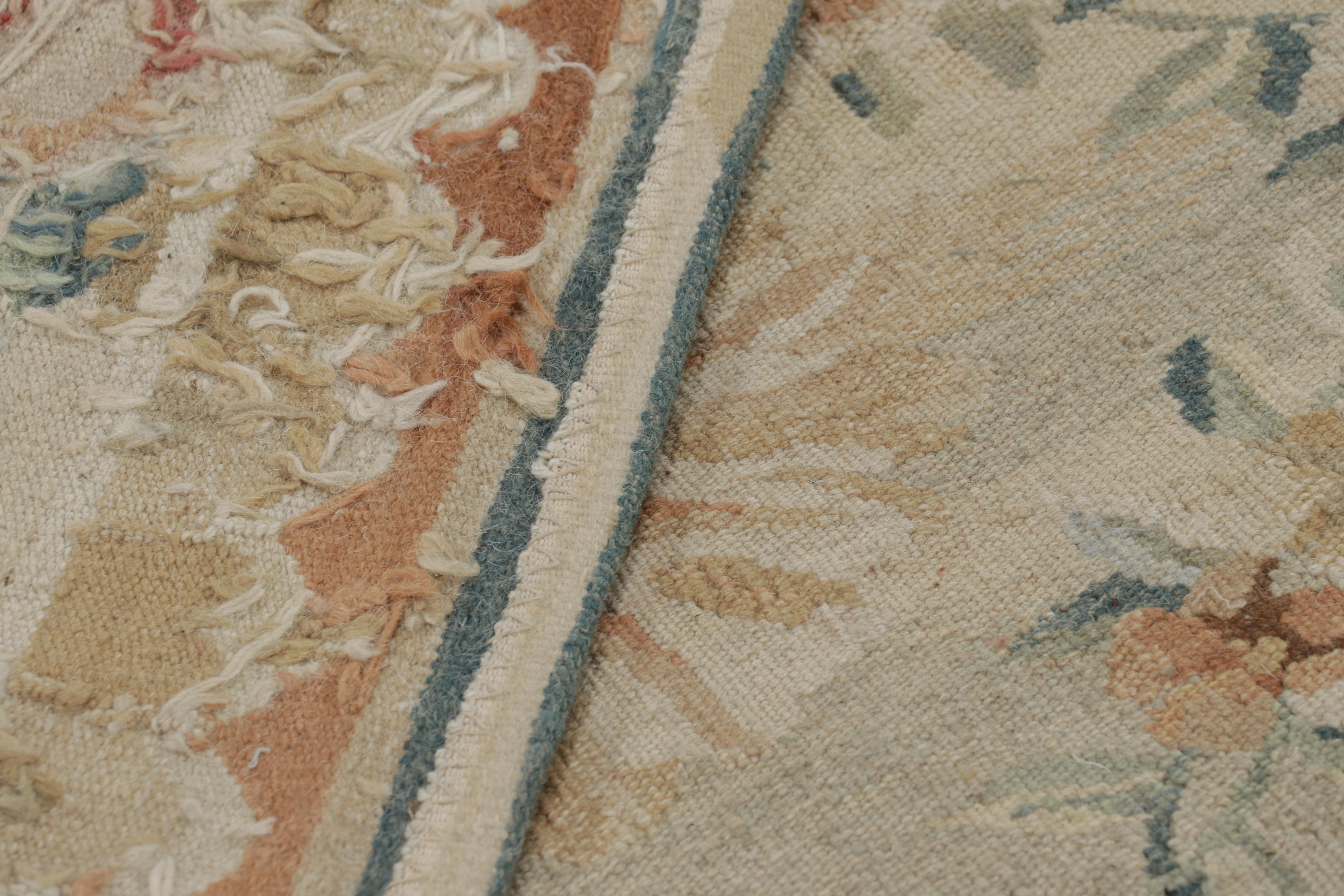 Rug & Kilim's Oversized Aubusson Style Rug in Beige-Cream with Floral Patterns (tapis surdimensionné de style Aubusson en beige-crème avec des motifs floraux) en vente 4