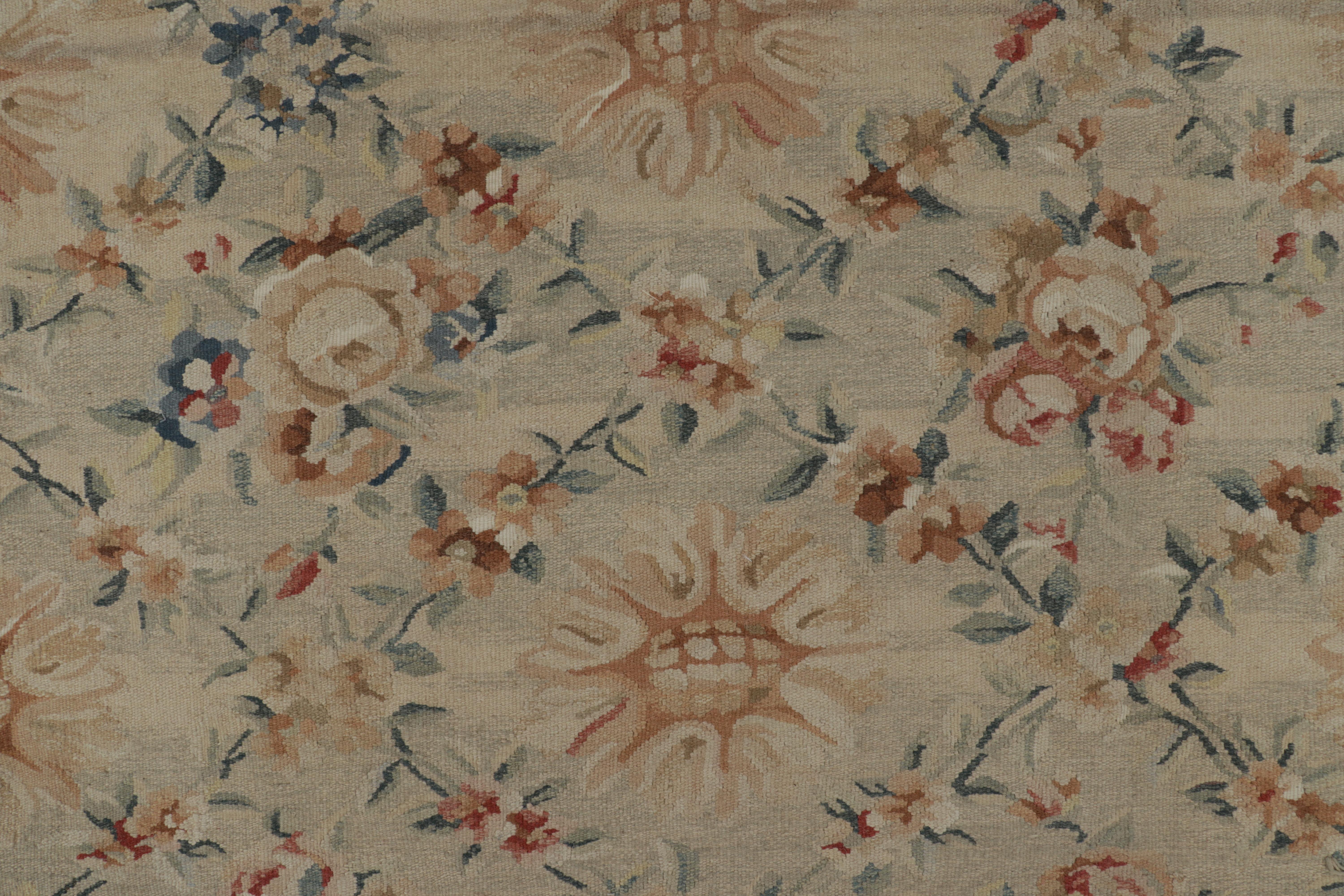 Rug & Kilim's Oversized Aubusson Style Rug in Beige-Cream with Floral Patterns (tapis surdimensionné de style Aubusson en beige-crème avec des motifs floraux) en vente 1