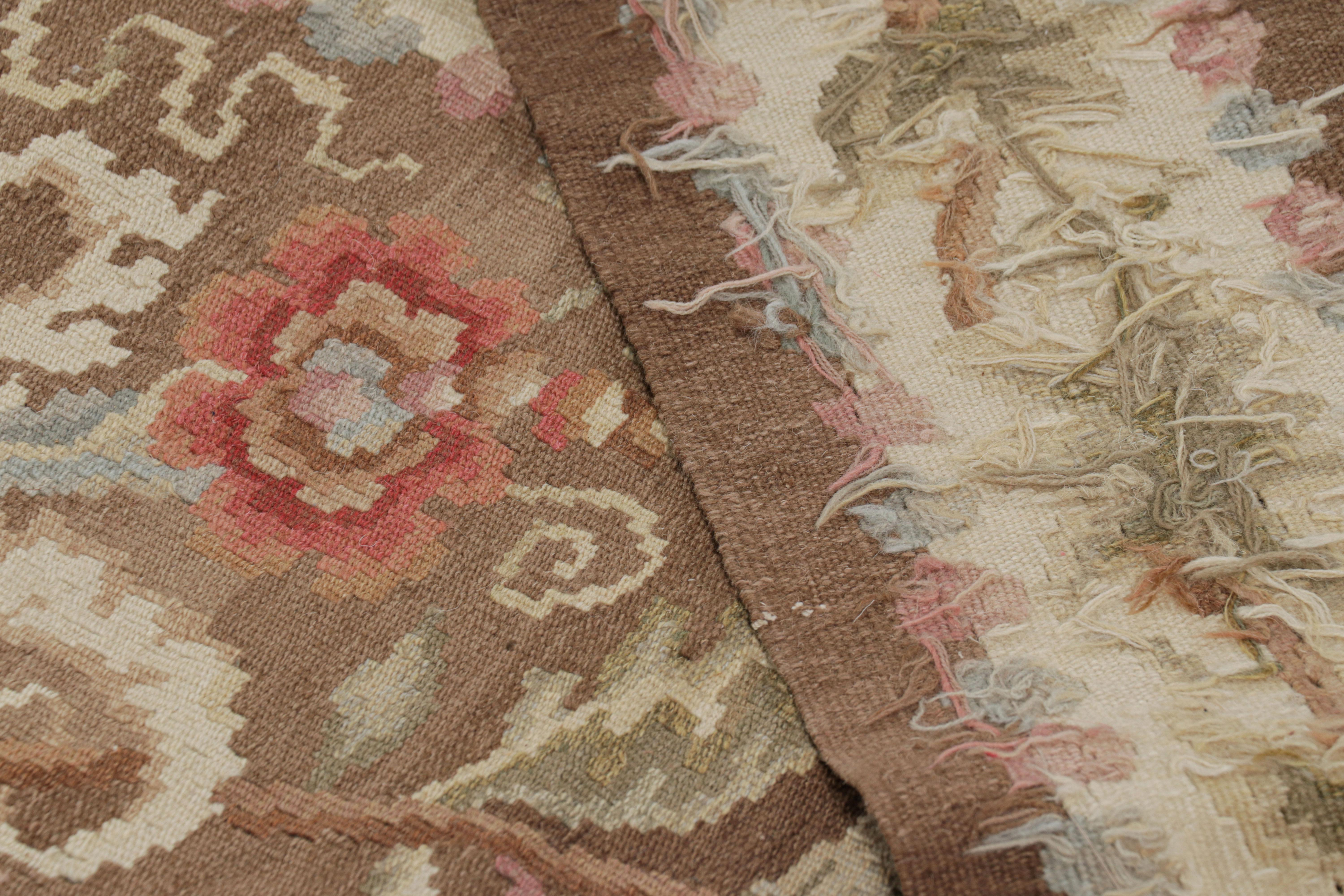 Alfombra sobredimensionada estilo Besarabia de Rug & Kilim en beige-marrón con estampado floral Lana en venta