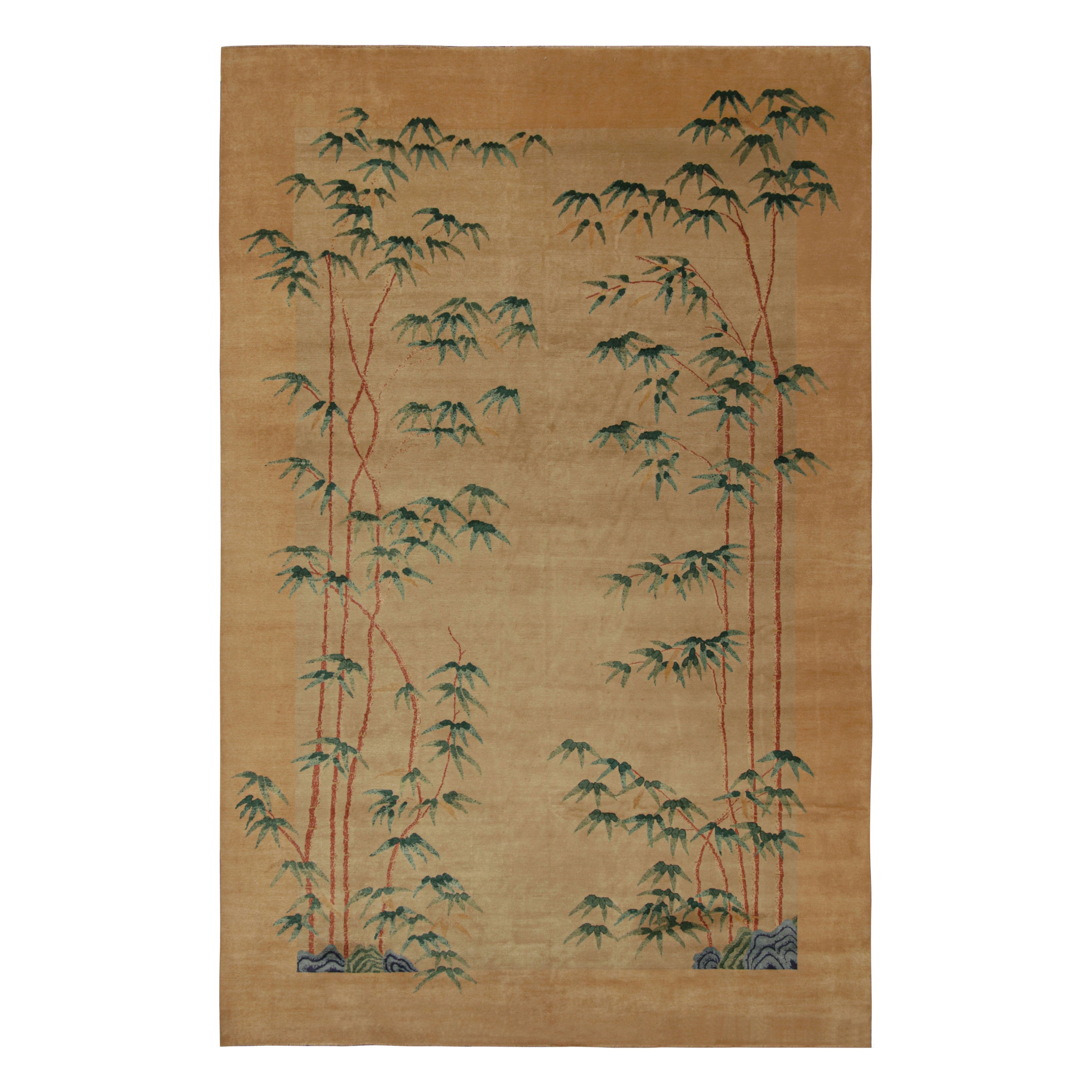 Rug 
Kilim
s übergroßer chinesischer Teppich im Art-Deco-Stil in Kamel mit tealfarbenen Blumen im Angebot