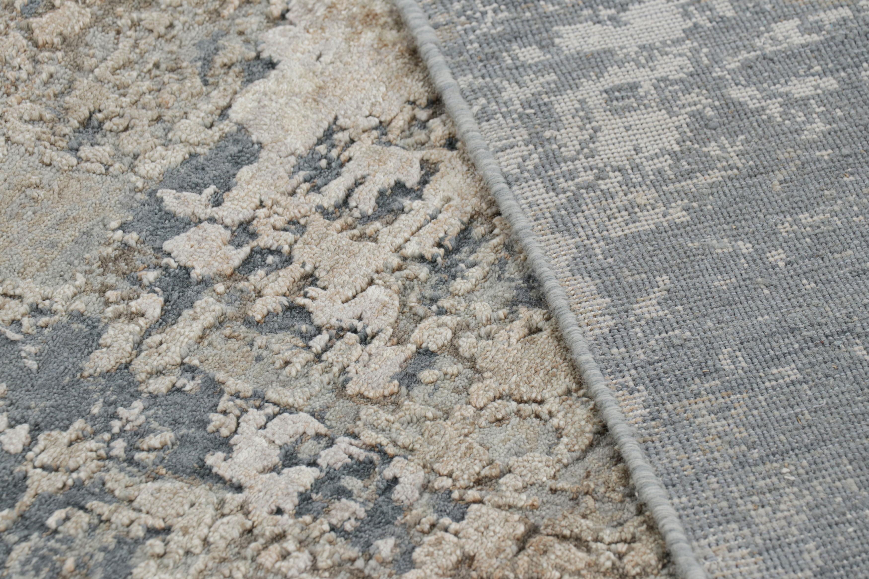Alfombra Abstracta Contemporánea Sobredimensionada en Tonos Grises, Azules y Marrones de Rug & Kilim Siglo XXI y contemporáneo en venta