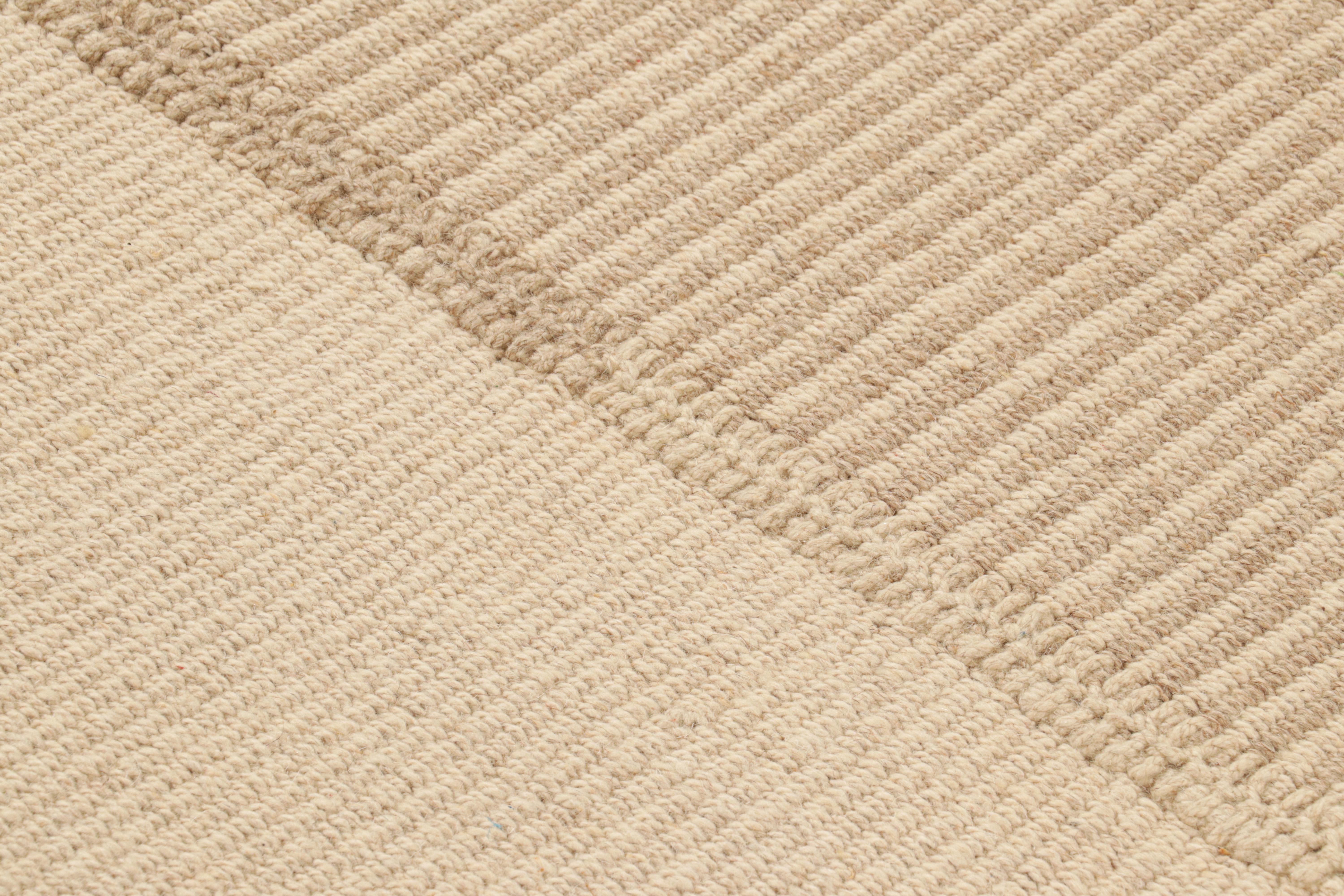 Kilim contemporáneo sobredimensionado de Rug & Kilim en rayas de textura marrón y beige en Nuevo estado para la venta en Long Island City, NY