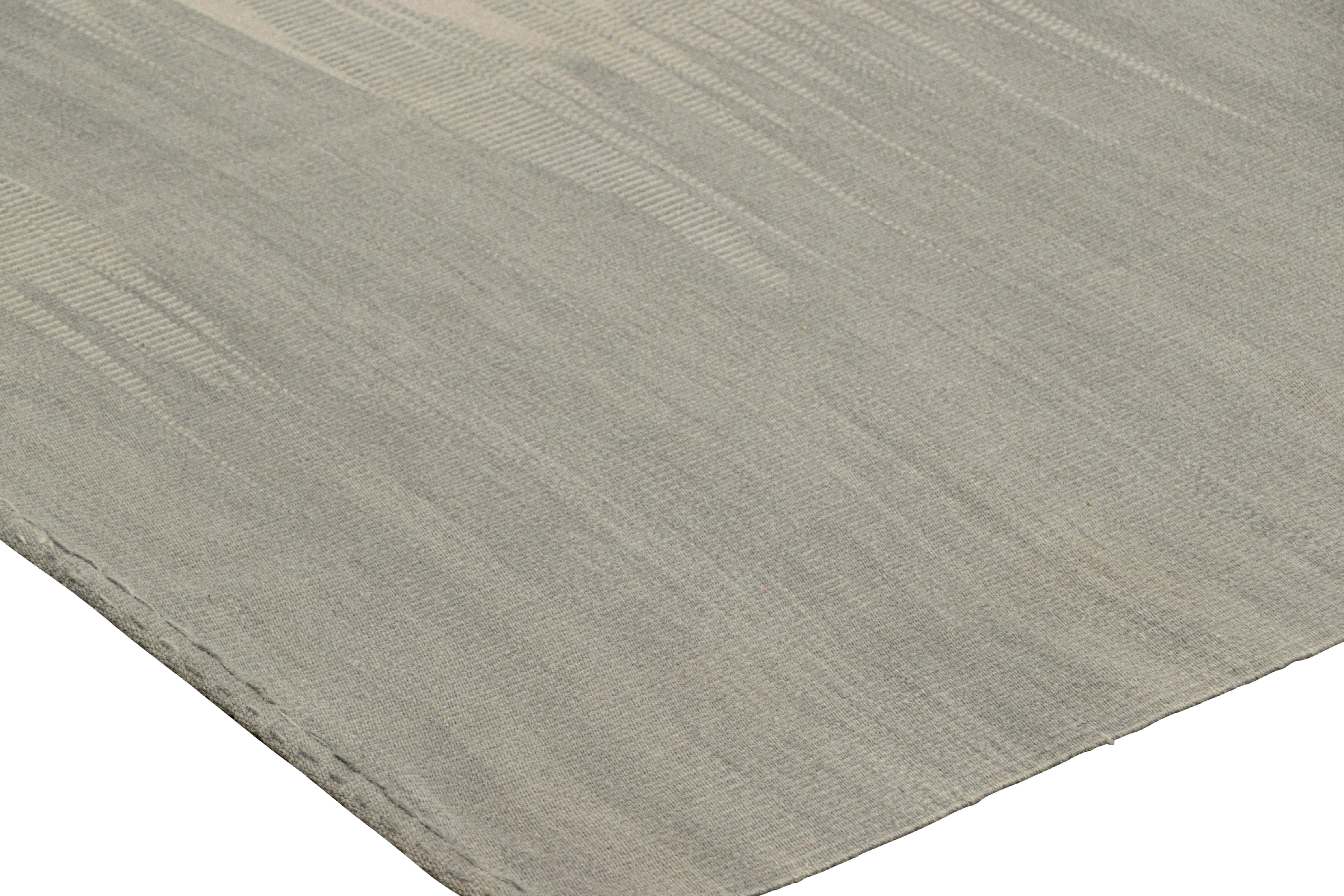 Rug & Kilim: Kilim contemporaneo oversize in grigio con motivi geometrici In condizioni Nuovo in vendita a Long Island City, NY