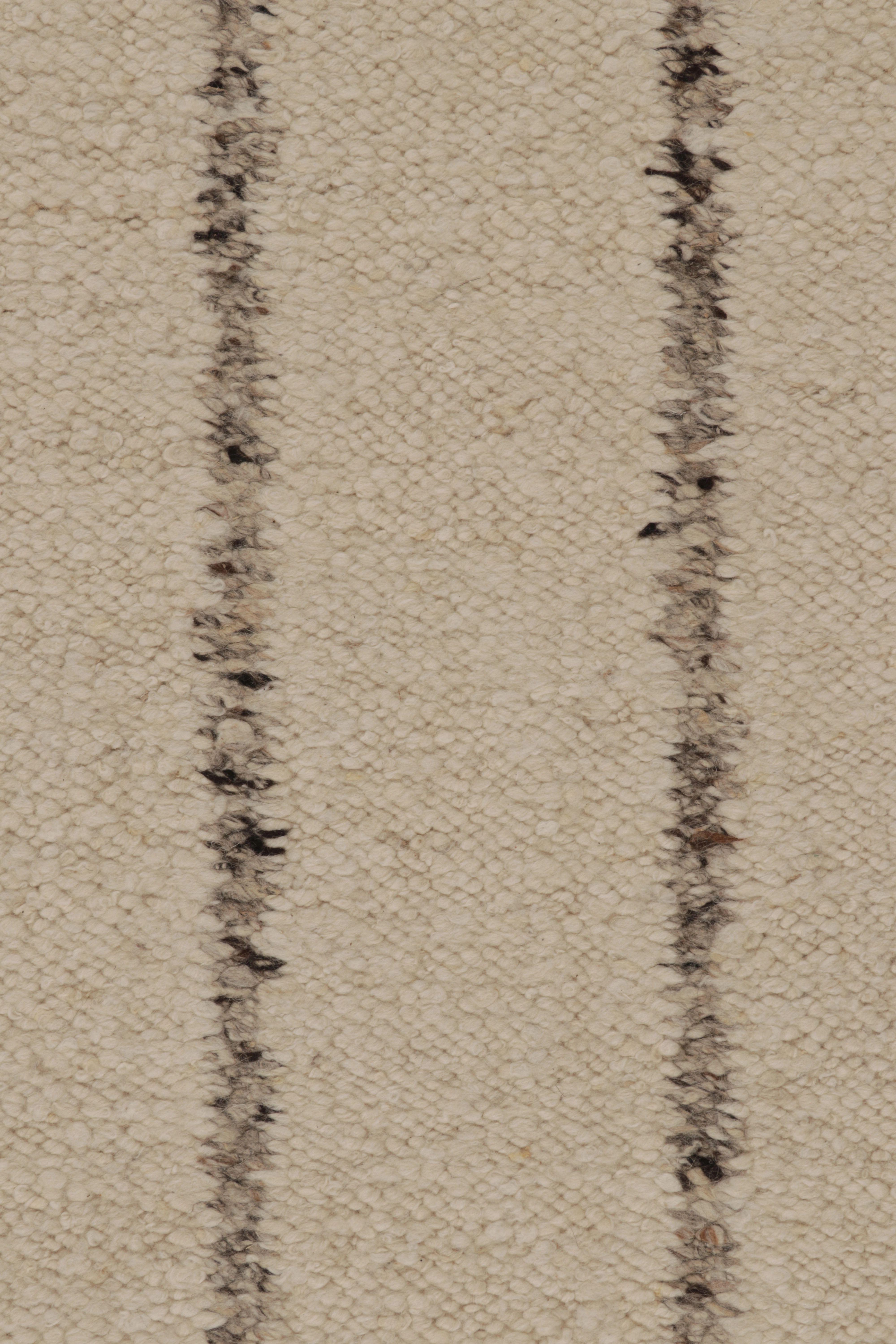 Rug & Kilims übergroßes, strukturiertes Flachgewebe in Beige- und Cremetönen (Handgewebt) im Angebot