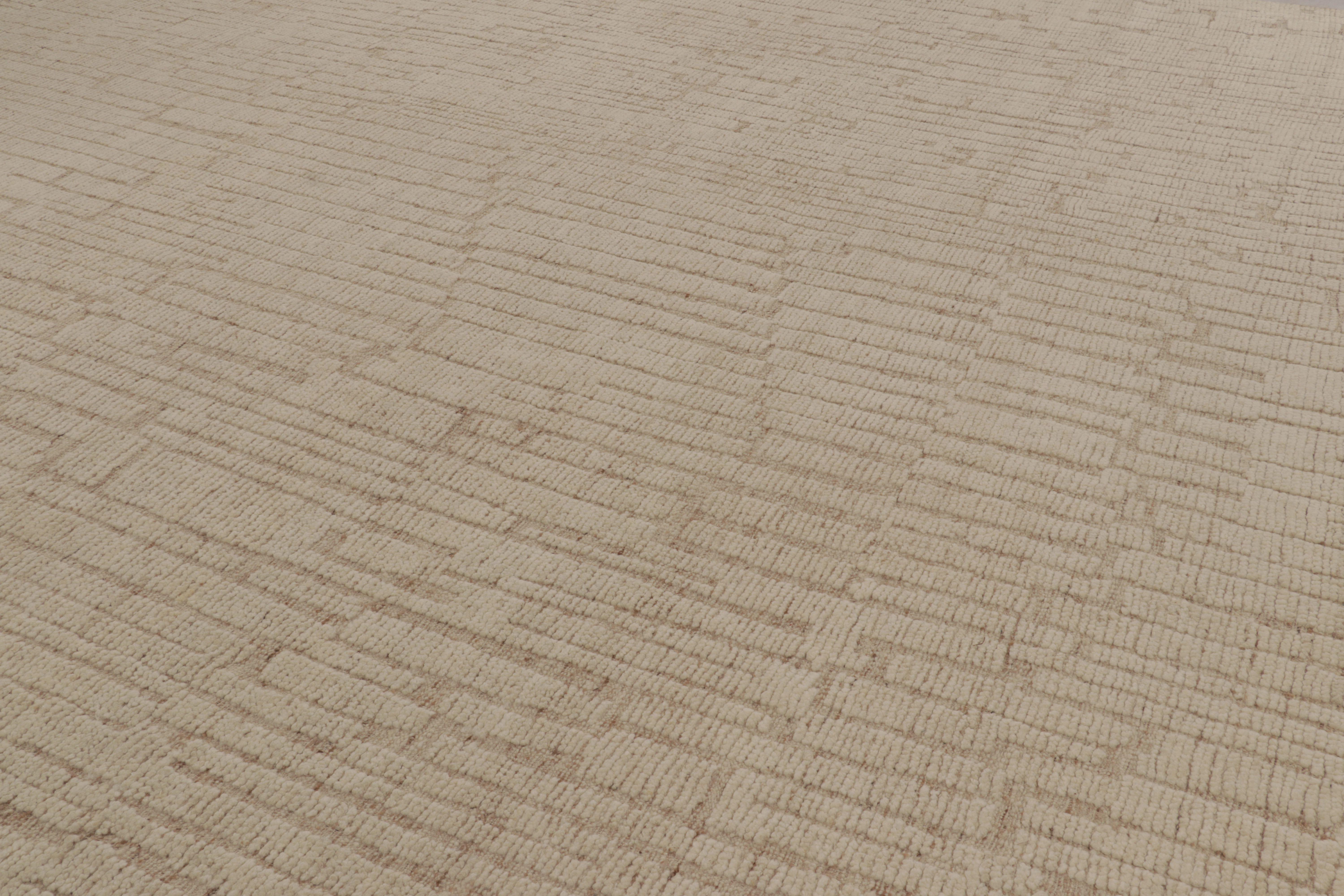 Rug & Kilim's übergroßer zeitgenössischer Strukturteppich in Beige- und Creme-Tönen im Zustand „Neu“ im Angebot in Long Island City, NY