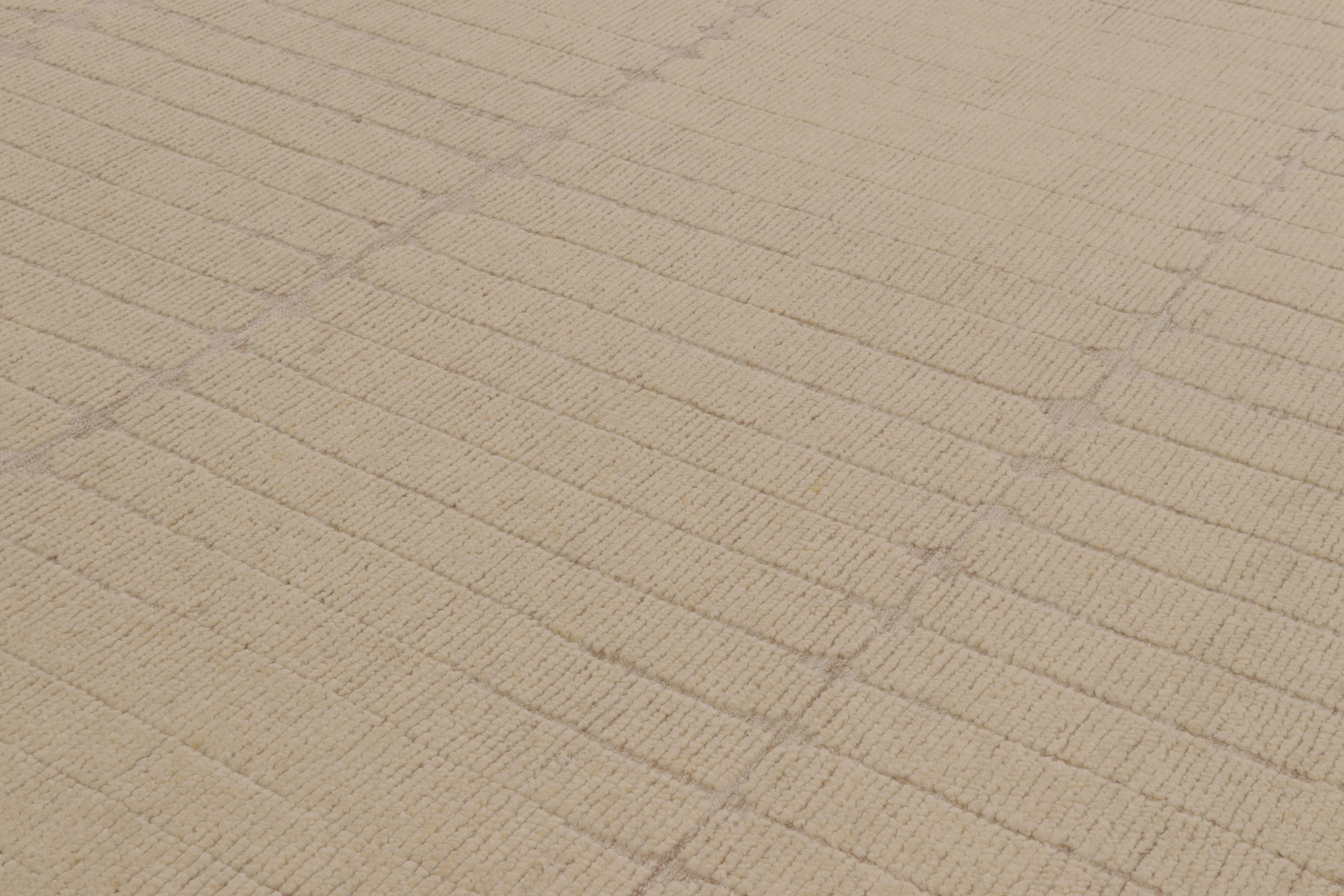 Rug & Kilim's übergroßer, texturierter Teppich in Beige-Braun-Tönen (Moderne) im Angebot