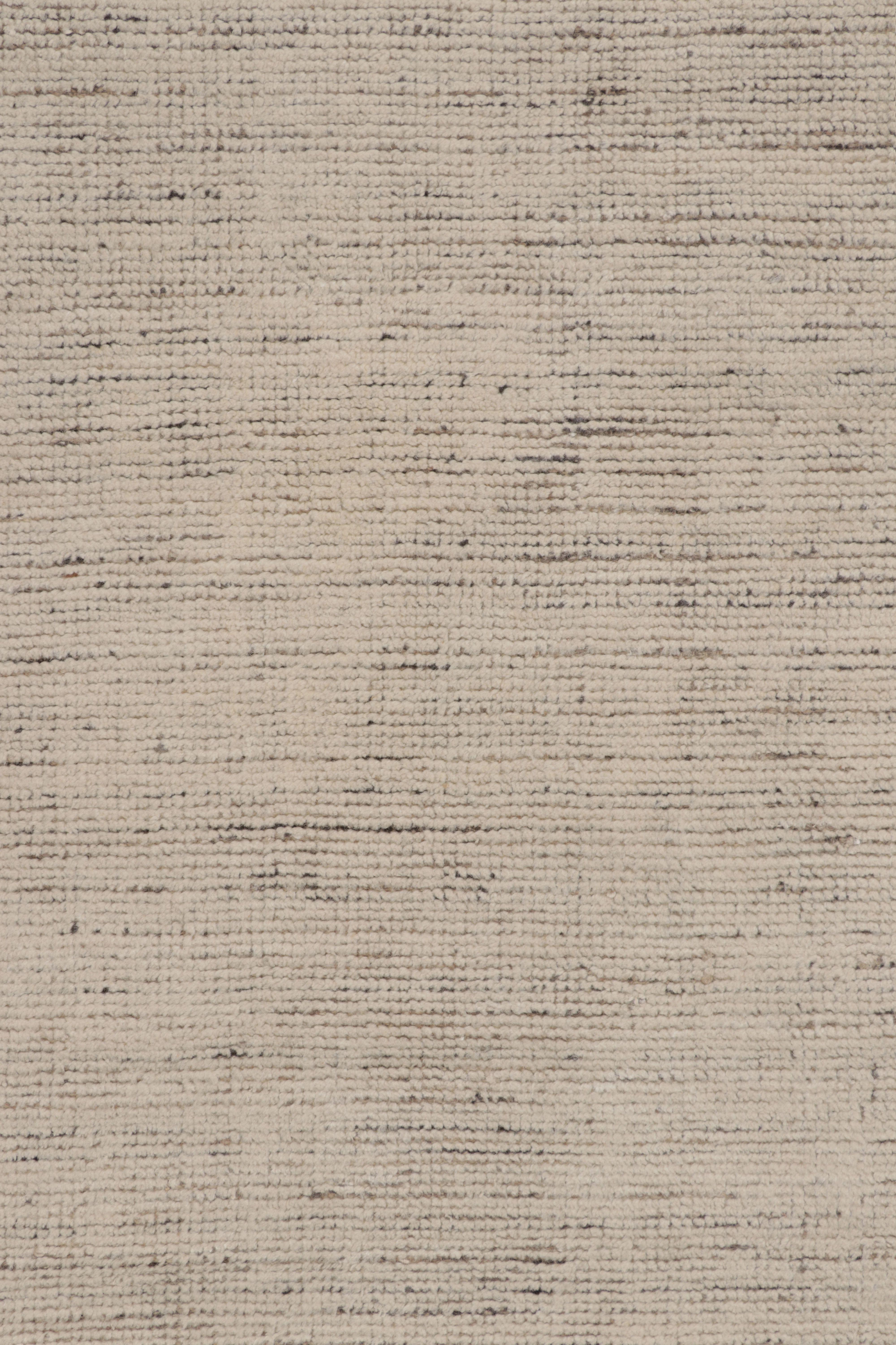 Rug & Kilim's übergroßer, texturierter Teppich in Beige-Braun-Tönen (Handgeknüpft) im Angebot