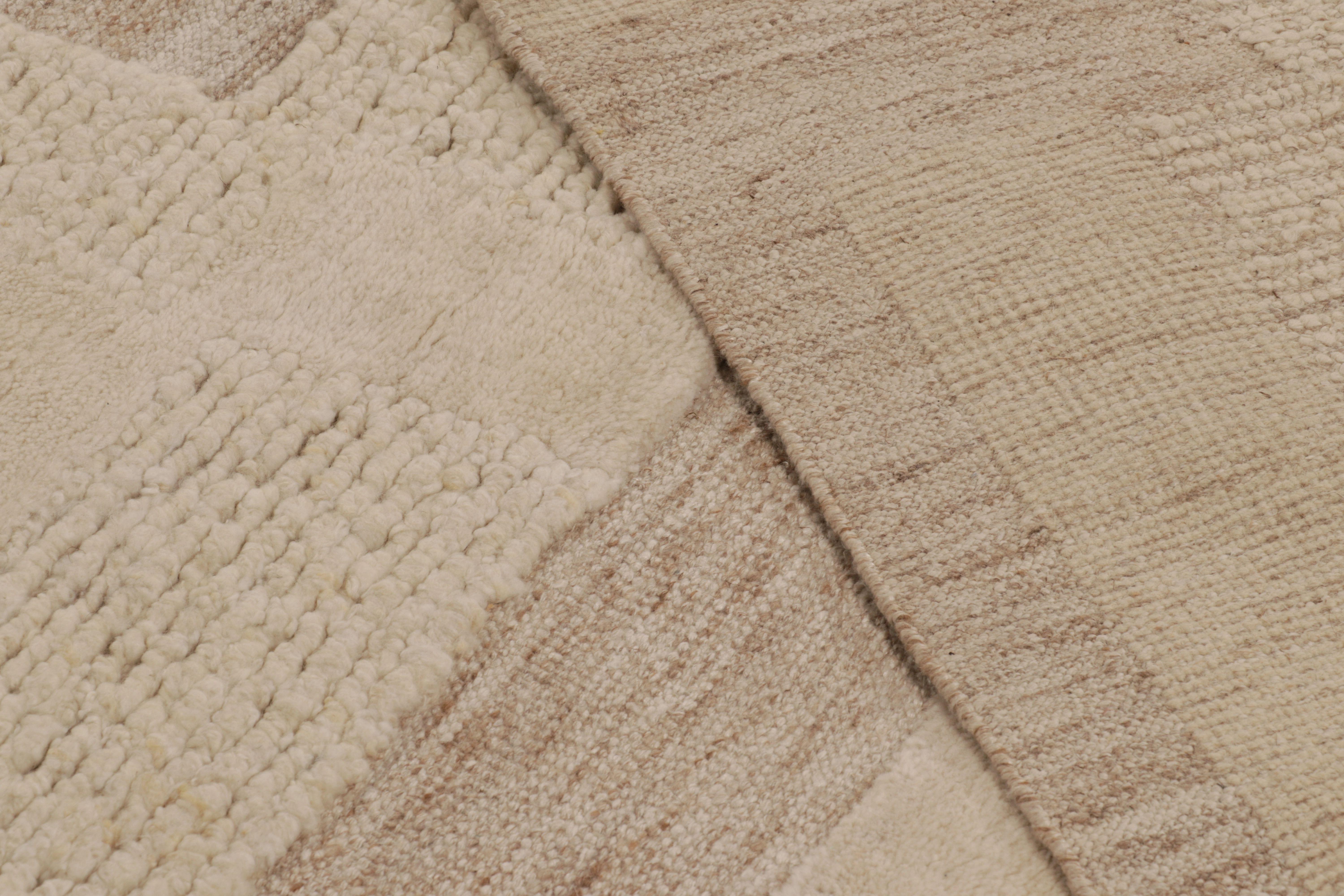 Rug & Kilim's übergroßer, texturierter Teppich in Beige-Braun-Tönen (Wolle) im Angebot