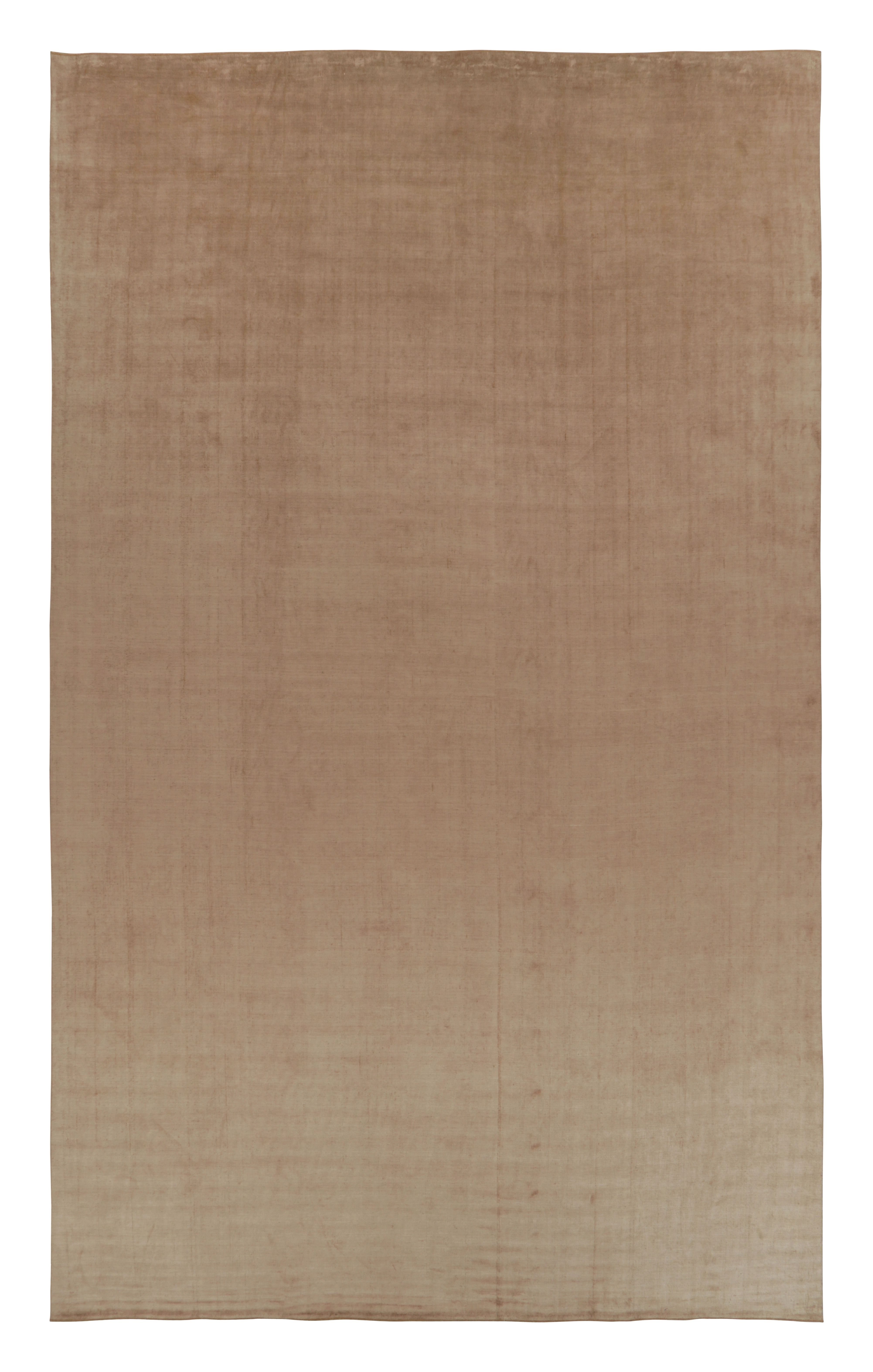 Rug 
Kilim
s übergroßer, texturierter Teppich in Beige-Braun-Tönen