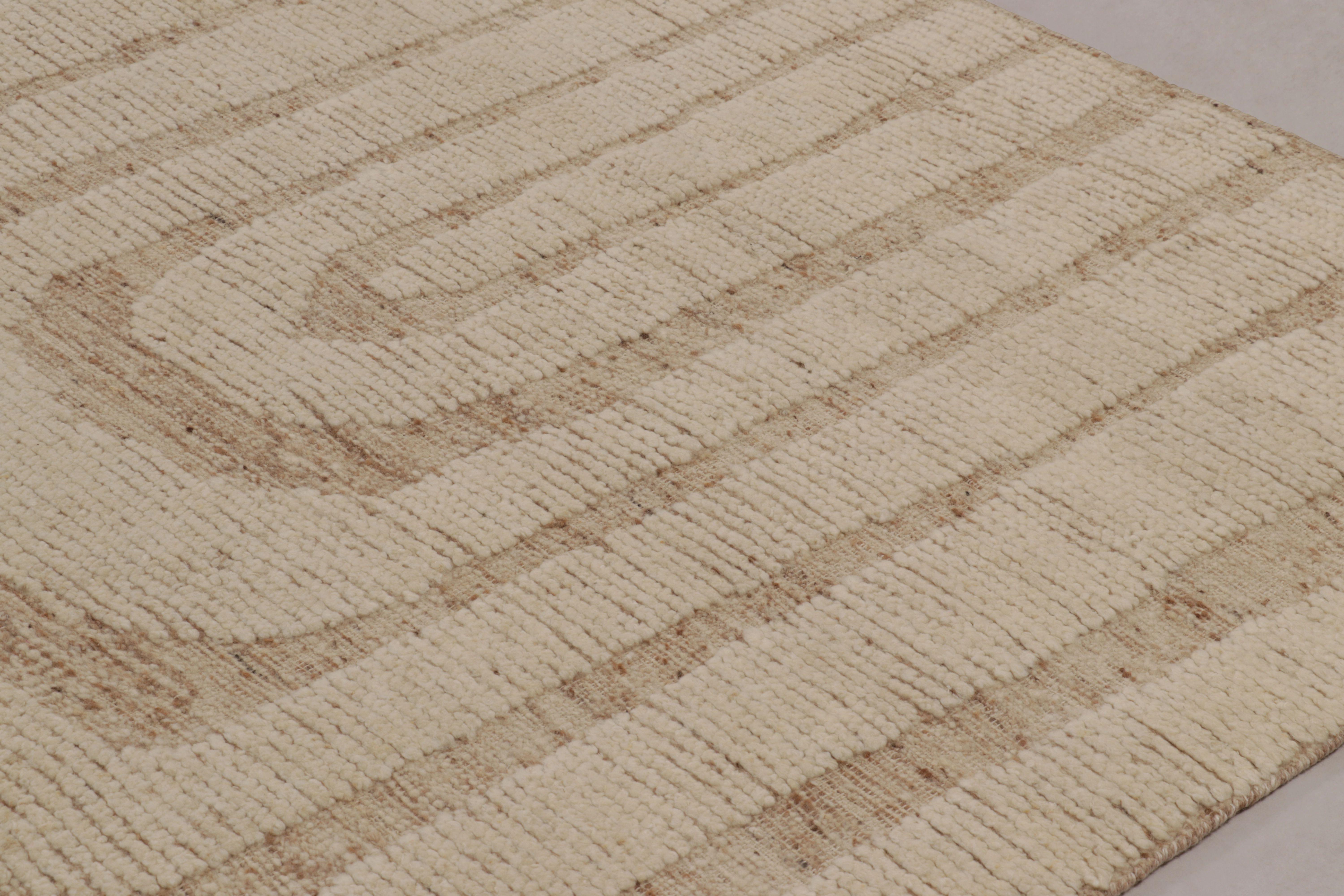 Rug & Kilim's übergroßer zeitgenössischer Strukturteppich in Beige-Creme-Tönen (Handgeknüpft) im Angebot