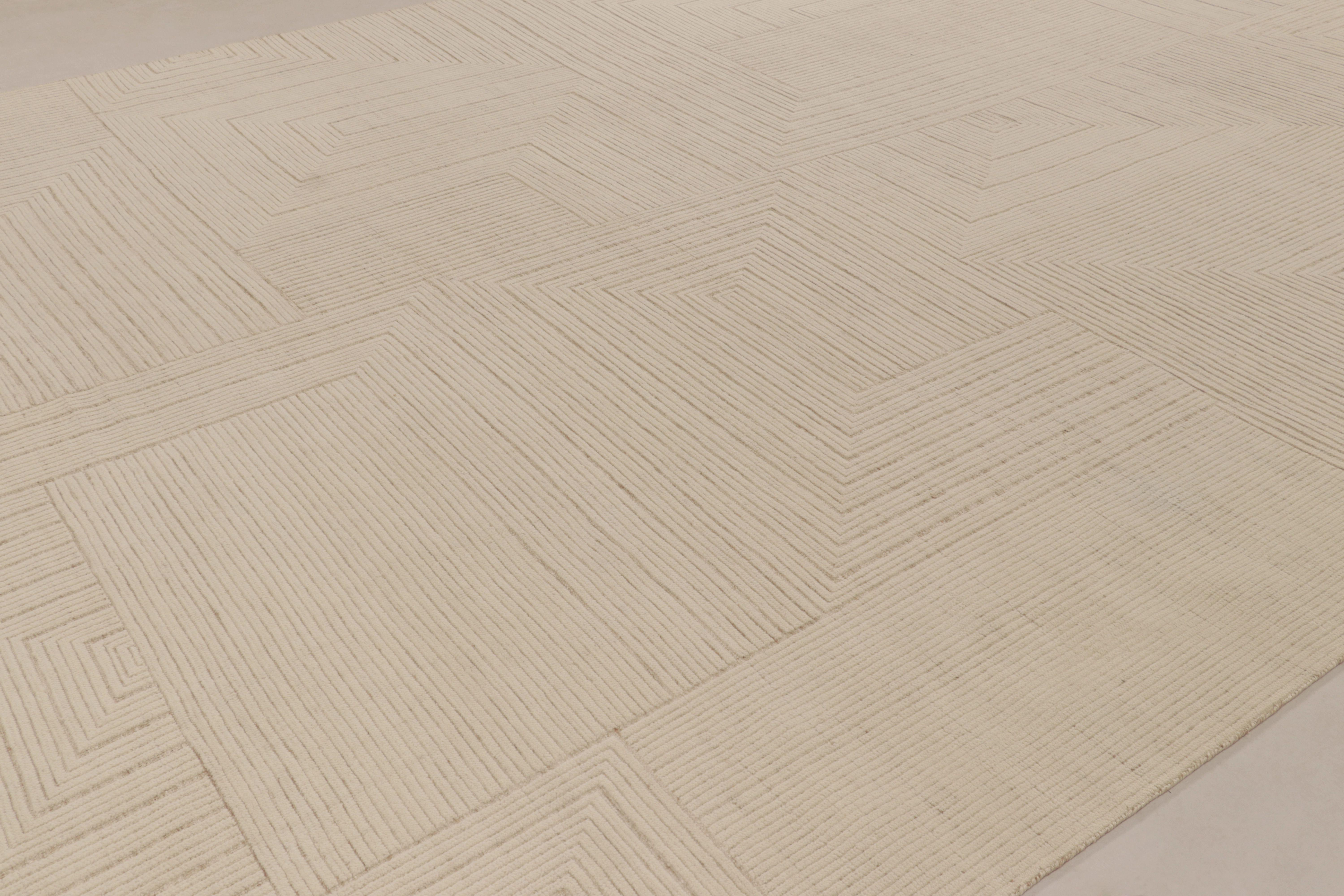 Rug & Kilim's übergroßer zeitgenössischer Strukturteppich in Beige-Creme-Tönen im Zustand „Neu“ im Angebot in Long Island City, NY