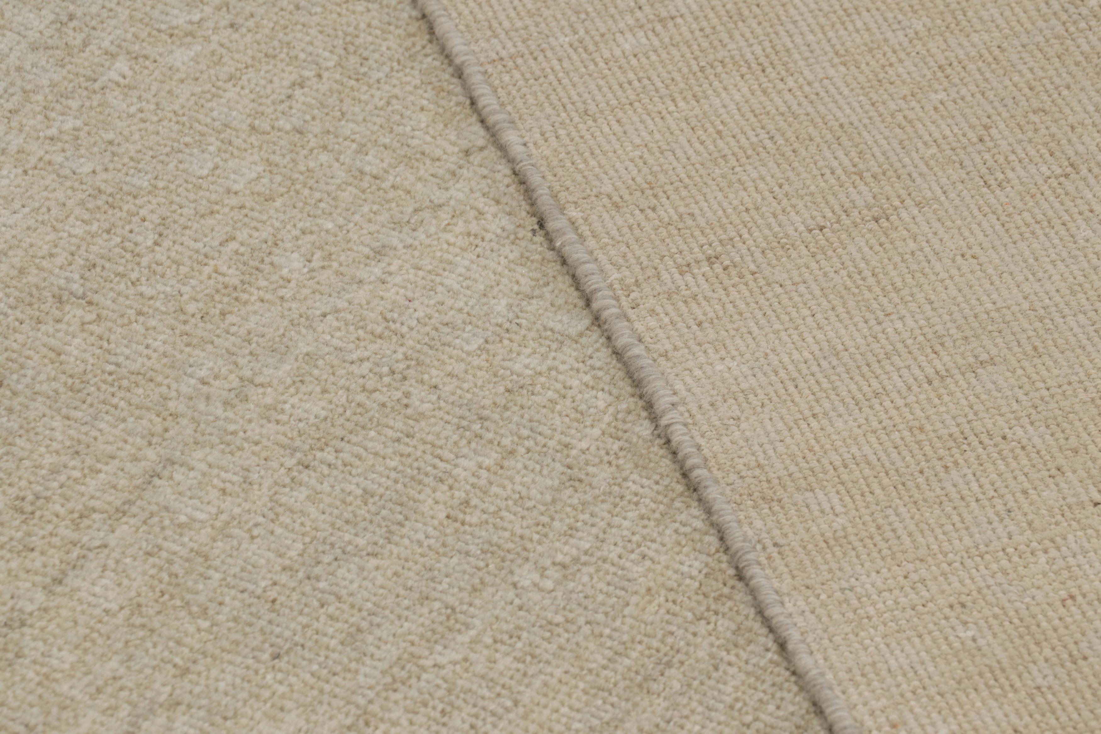 Rug & Kilim’s Oversized Contemporary Textural Solid Rug in Beige Tones Lana en venta