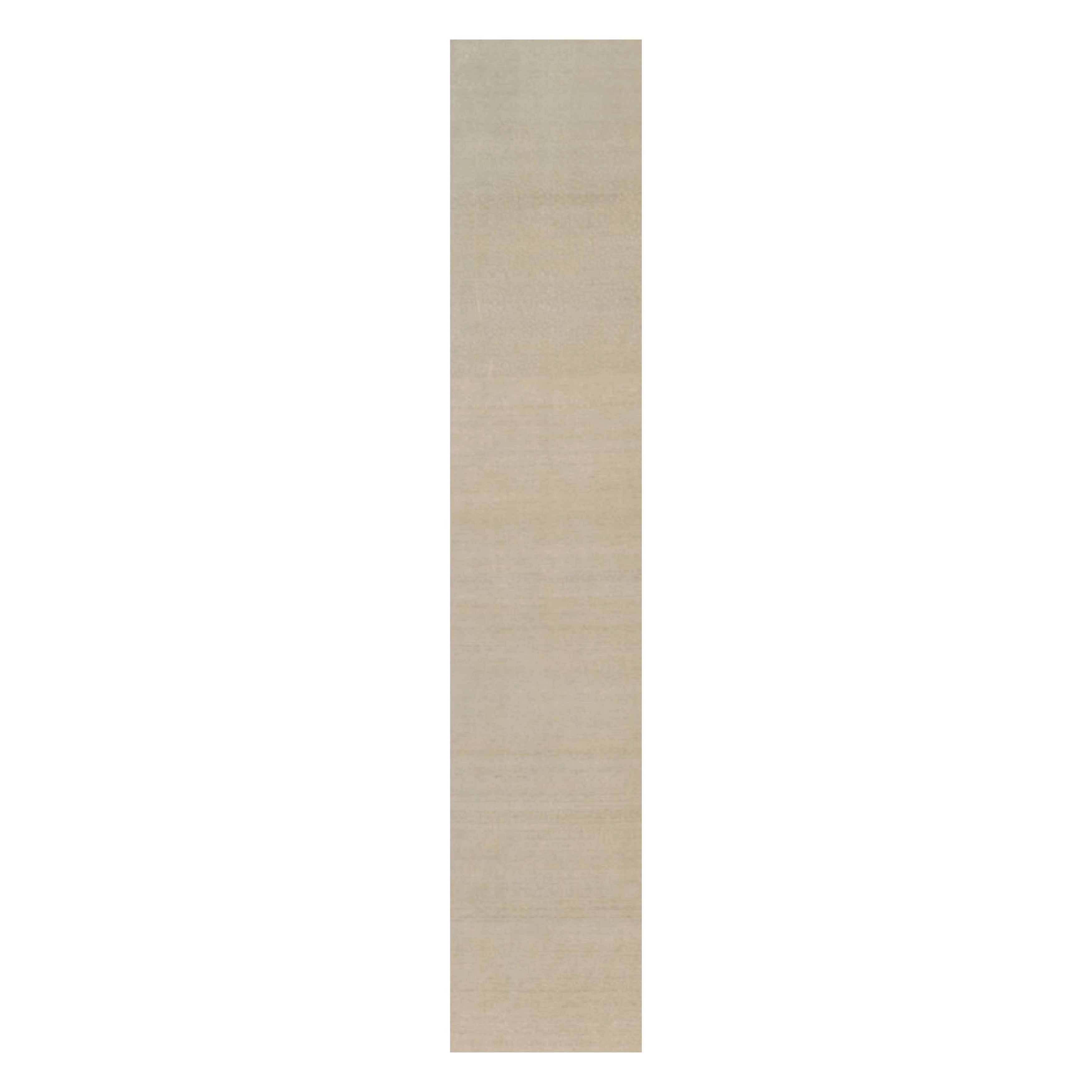 Rug & Kilim's Oversized Contemporary Textural Solid Rug in Beige Tones (Tapis massif contemporain surdimensionné dans les tons beiges) en vente
