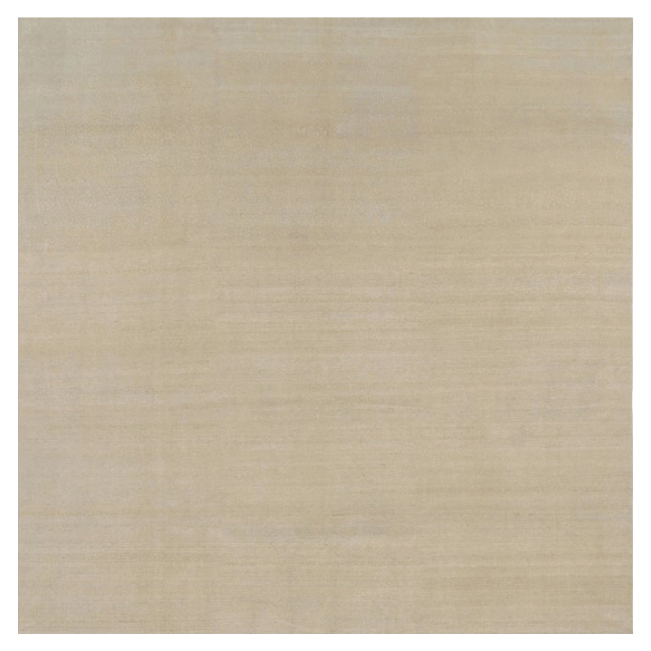 Rug & Kilim's Oversized Contemporary Textural Solid Rug in Beige Tones (Tapis massif contemporain surdimensionné dans les tons beiges)