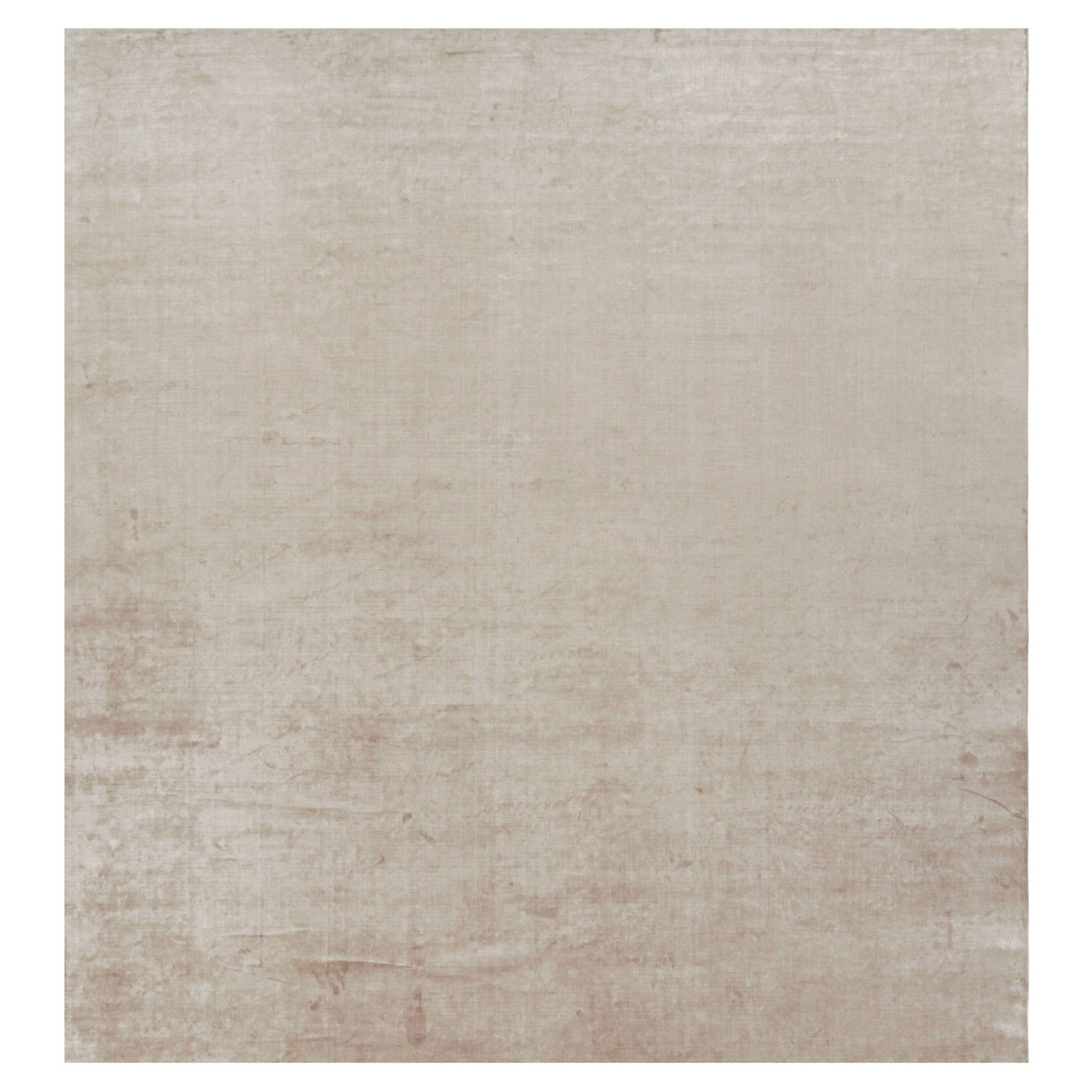 Rug 
Kilim’s Oversized Contemporary Textural Solid Rug in Beige Tones For Sale