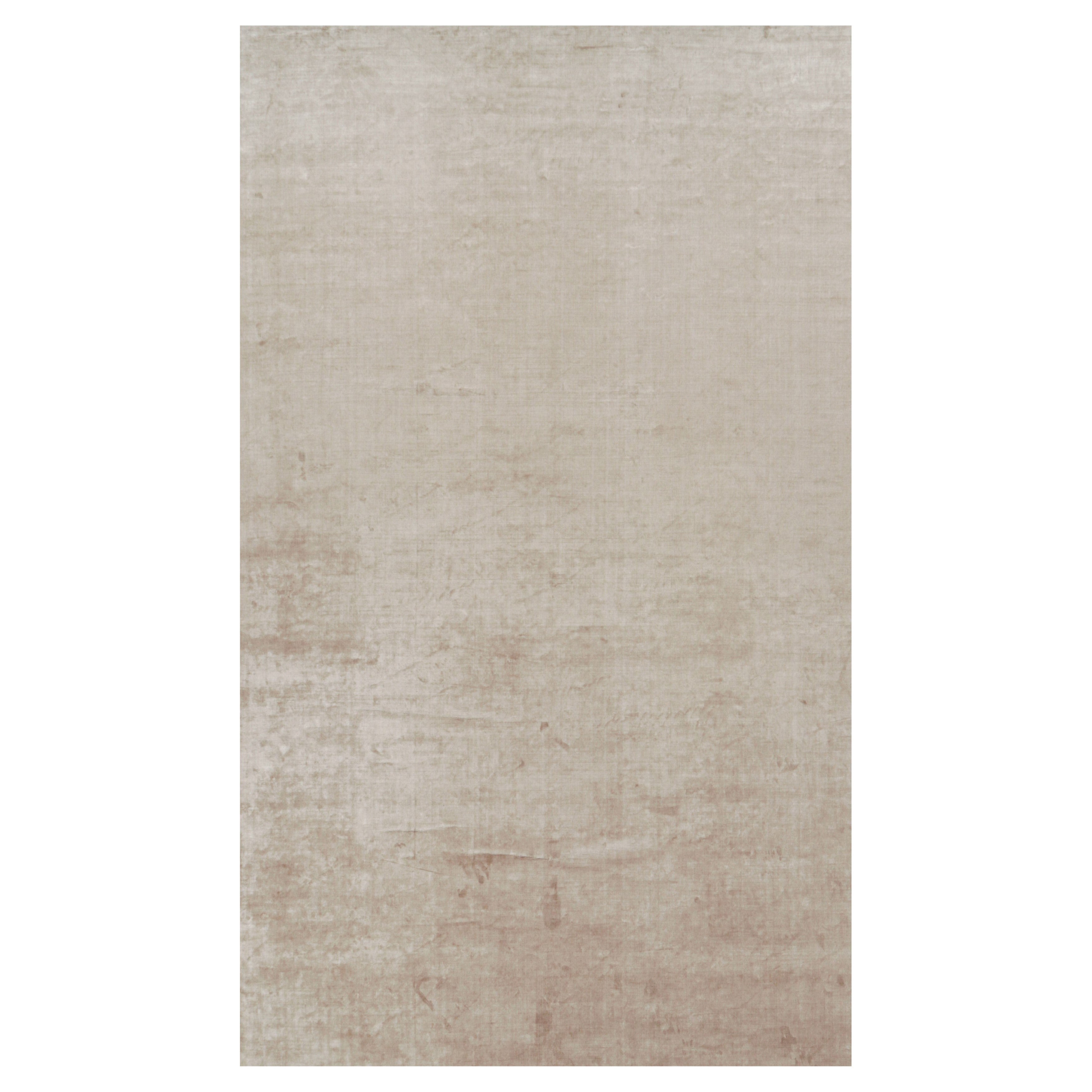 Rug 
Kilim’s Oversized Contemporary Textural Solid Rug in Beige Tones For Sale