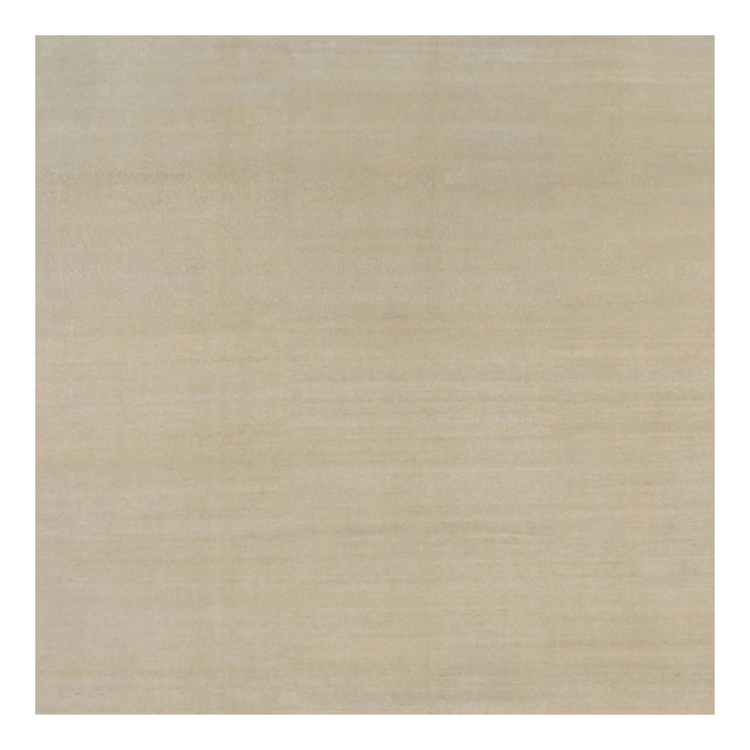 Alfombra contemporánea sobredimensionada de textura sólida en tonos beige de Rug & Kilim en venta
