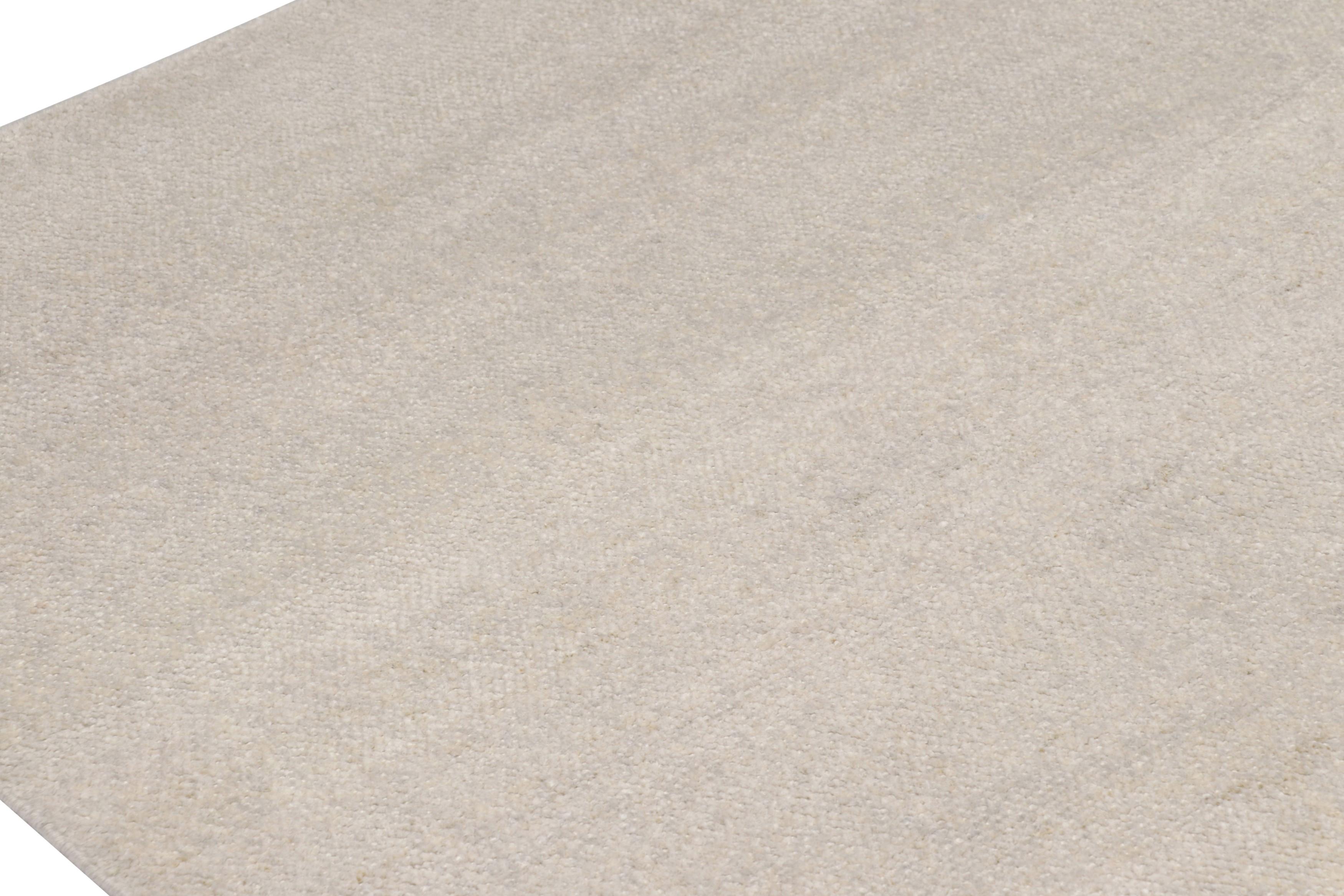Rug & Kilims übergroßer Contemporary-Teppich in Elfenbein-Tönen (Indisch) im Angebot