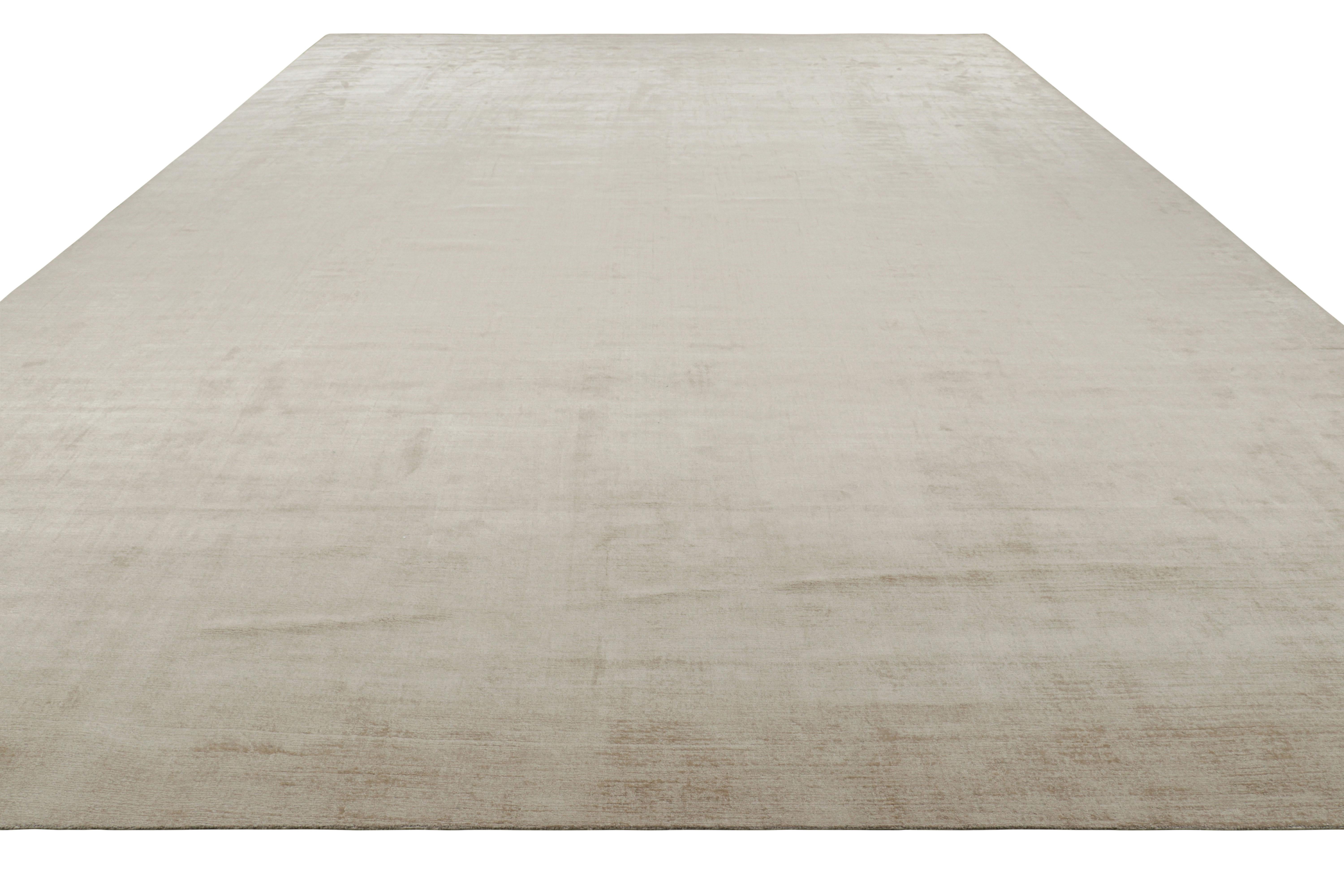Rug & Kilim’s Oversized Contemporary Textural Solid Rug in Ivory Tones In New Condition For Sale In Long Island City, NY
